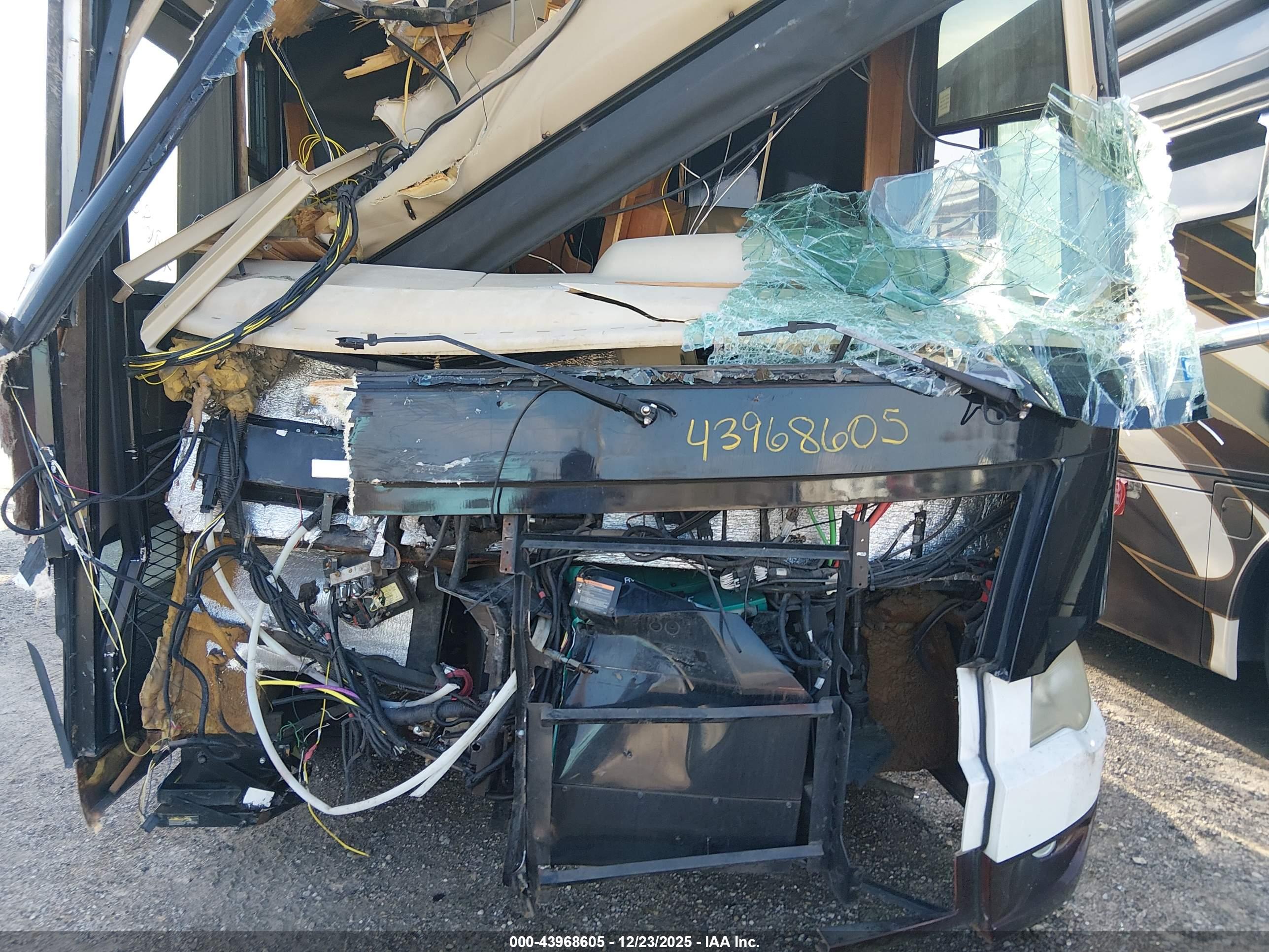 TIFFIN MOTORHOMES image 6