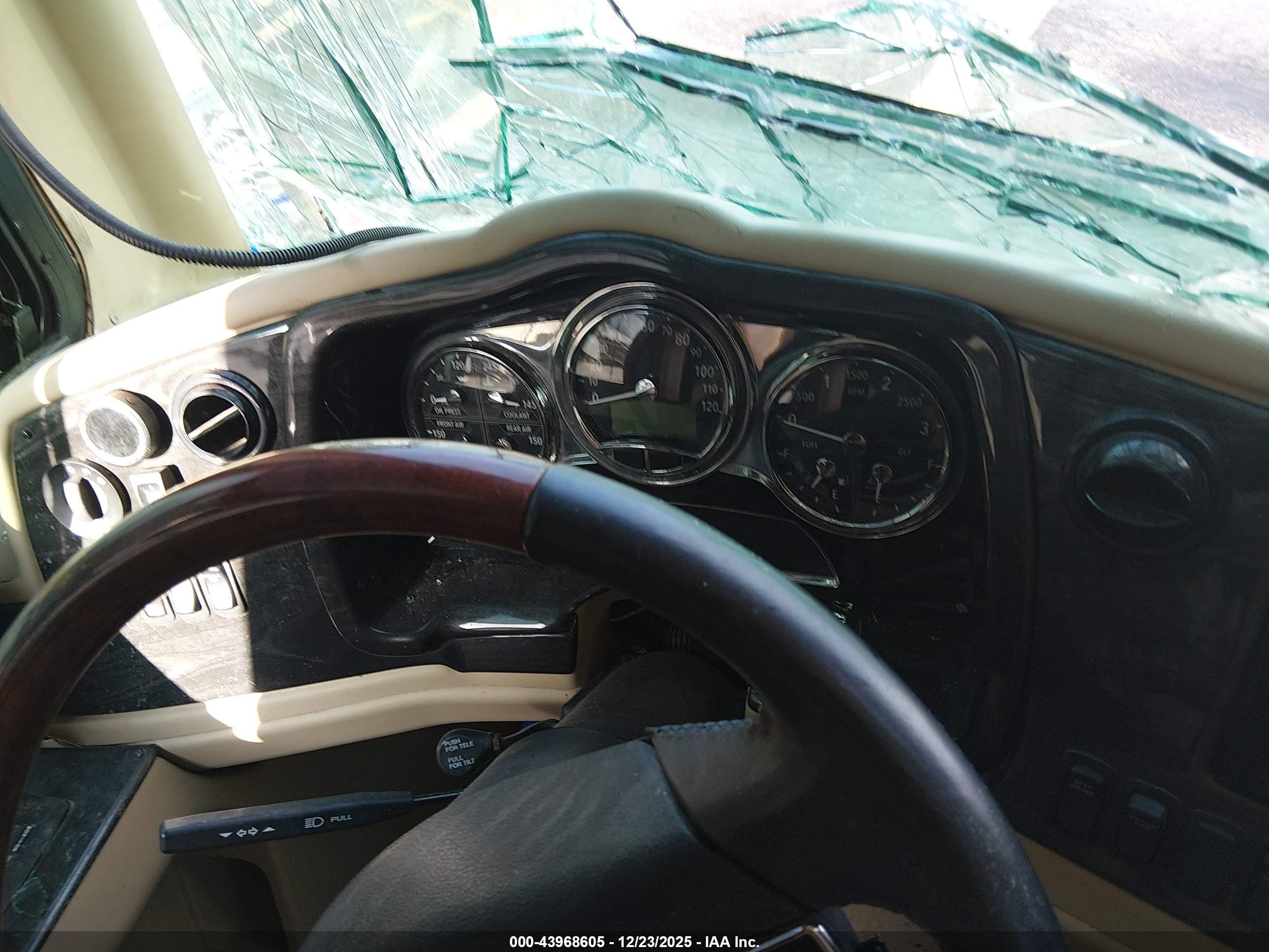 TIFFIN MOTORHOMES image 7