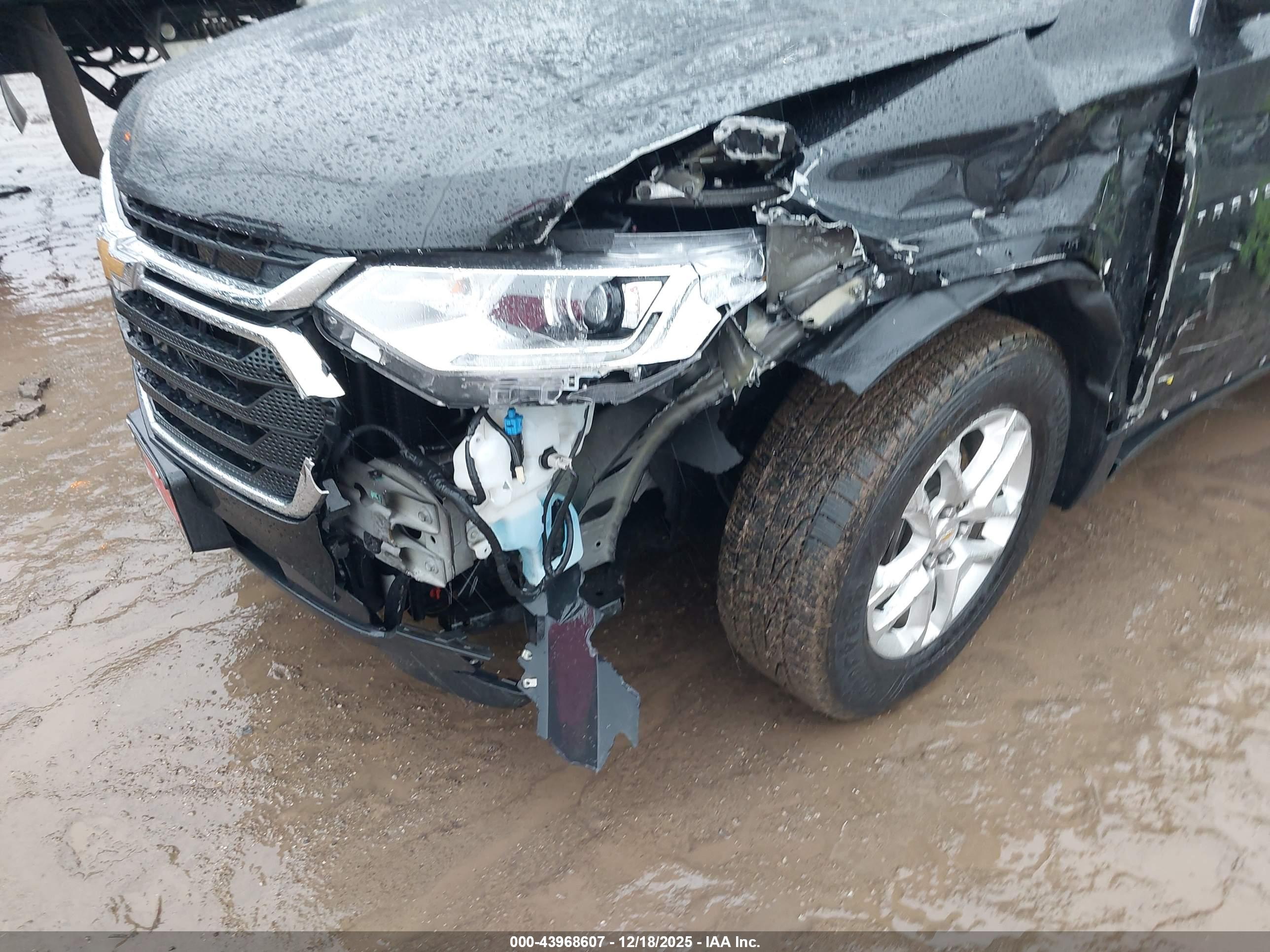 CHEVROLET TRAVERSE image 6