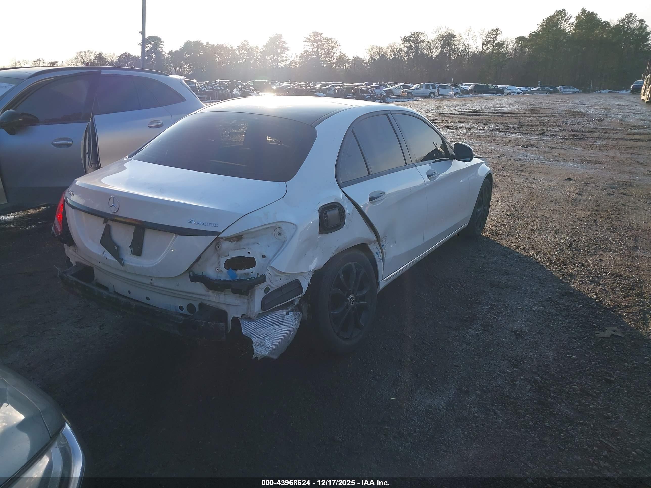 MERCEDES-BENZ C image 4