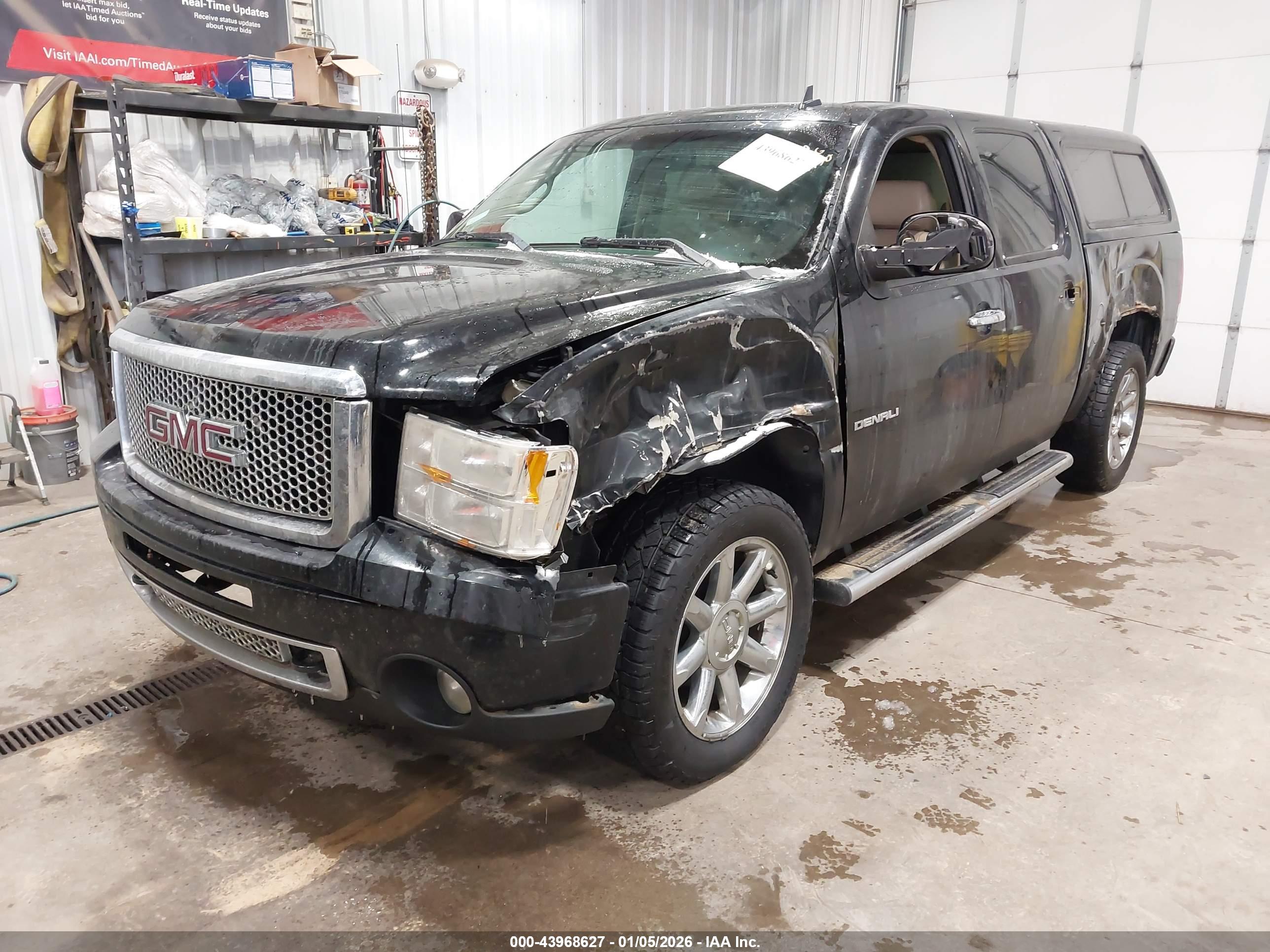 GMC SIERRA image 2