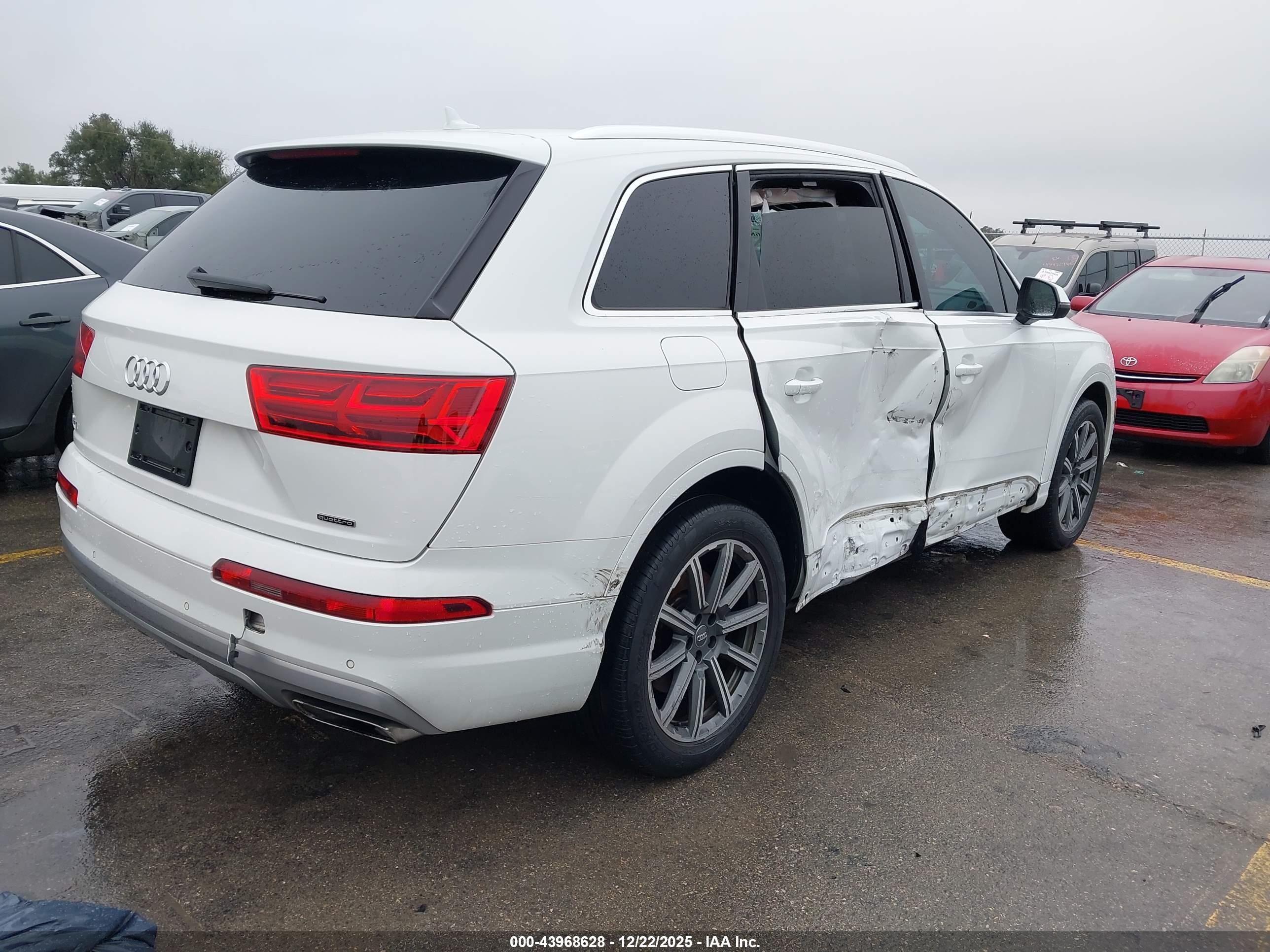 AUDI Q7 image 4