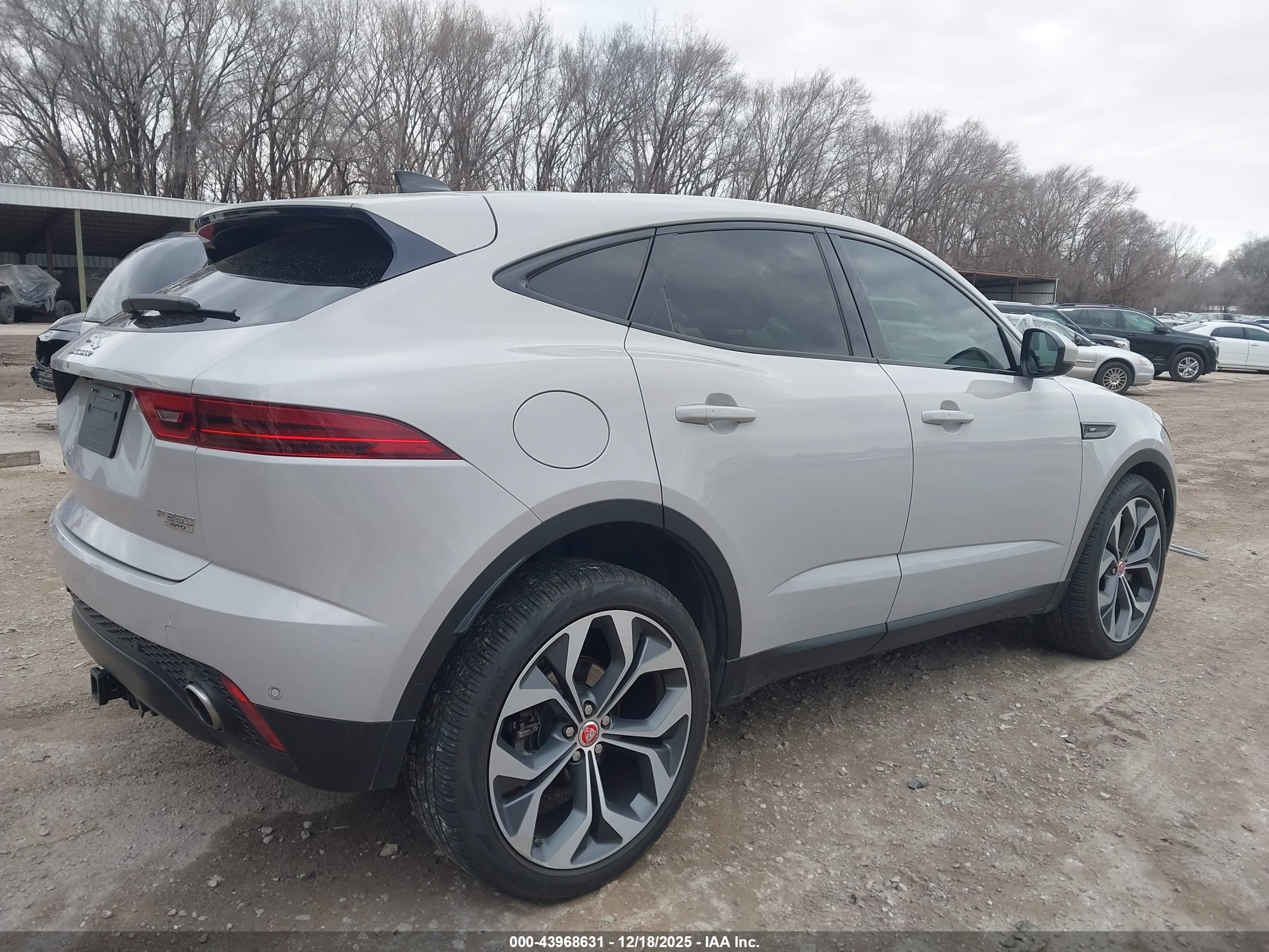 JAGUAR E-PACE image 4