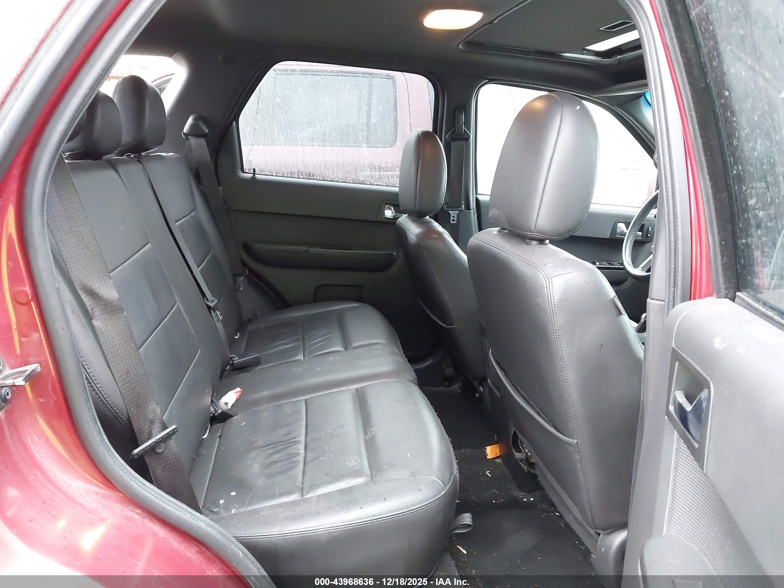 FORD ESCAPE image 8