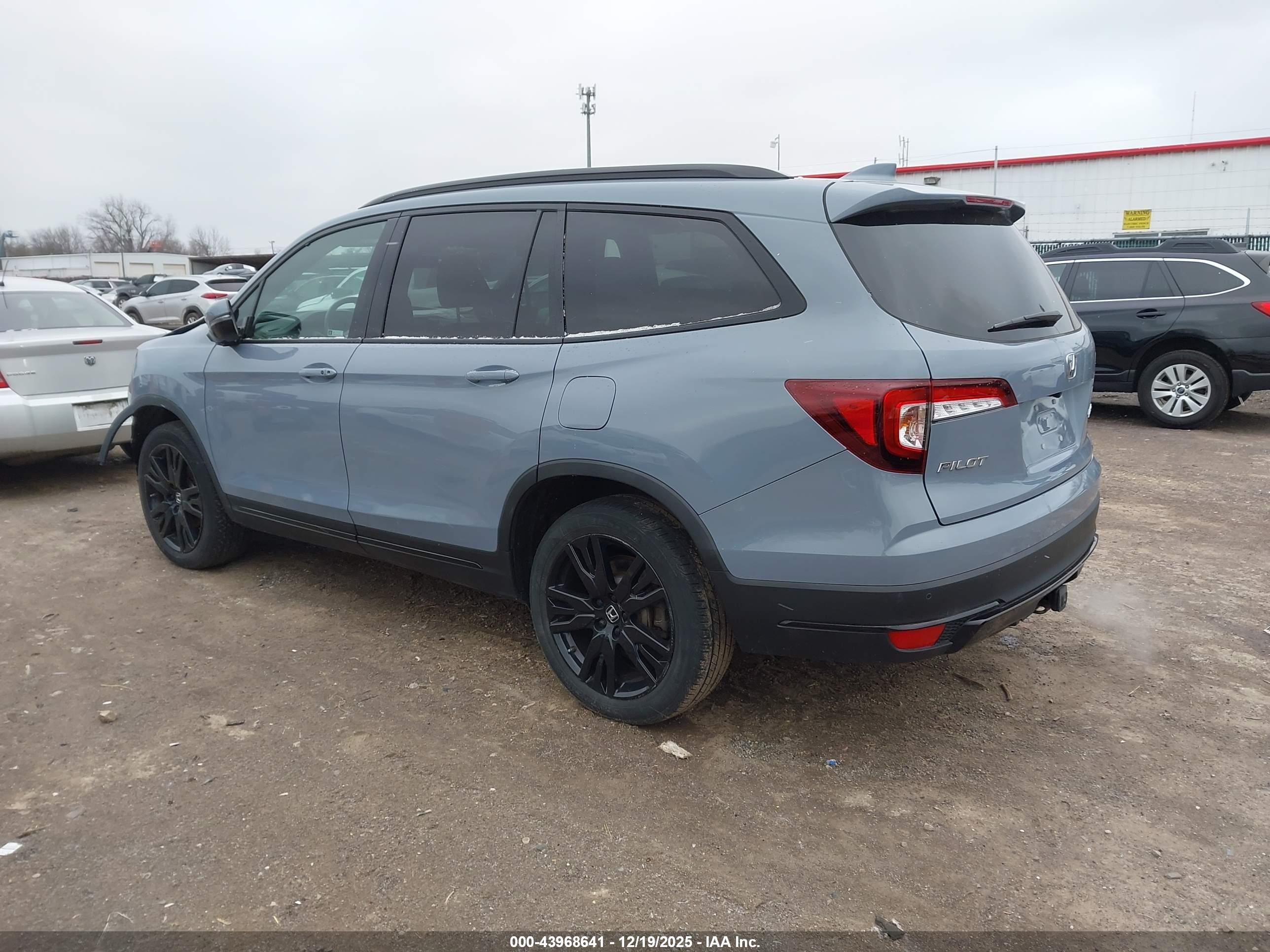 HONDA PILOT image 3