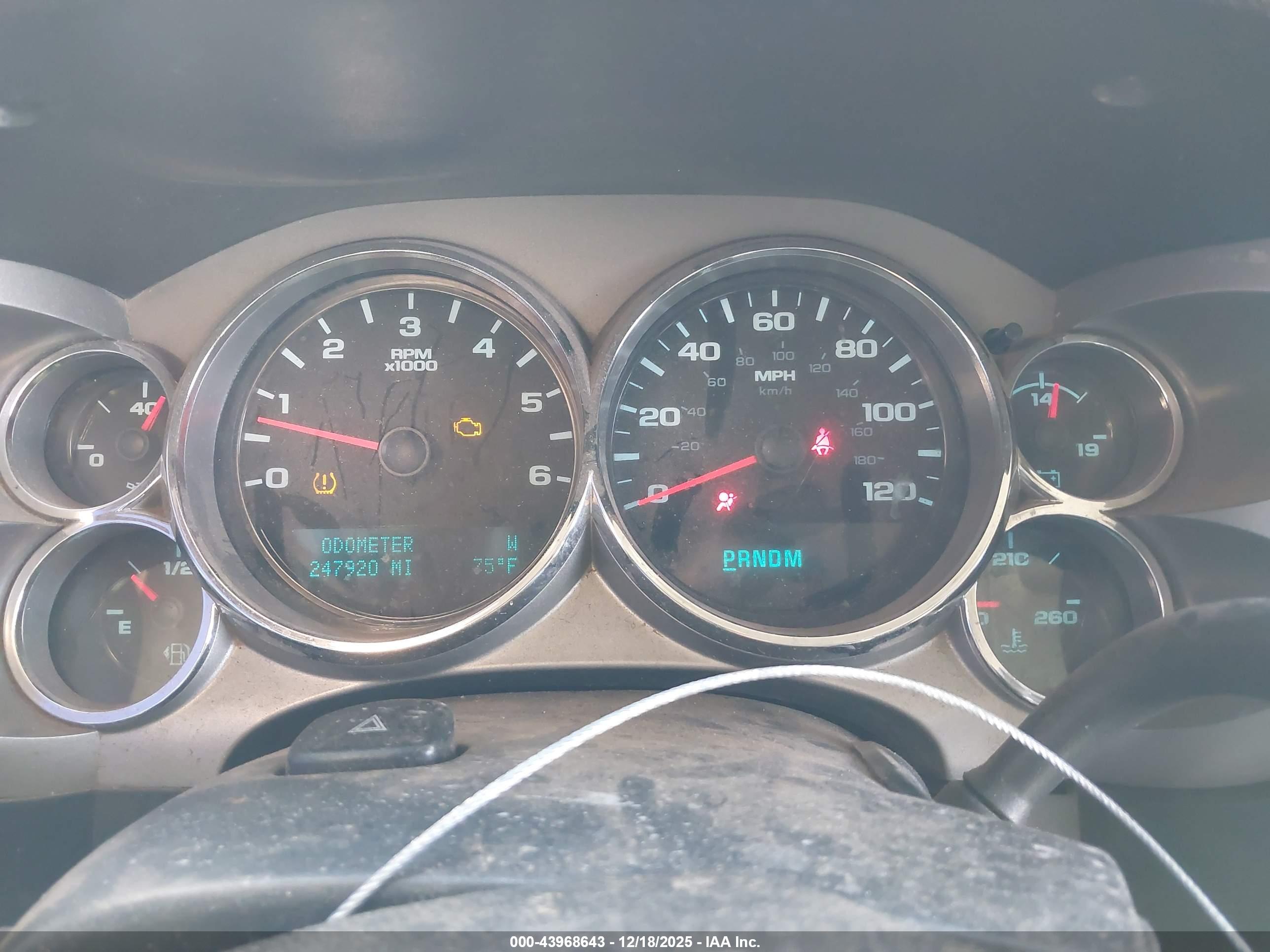 CHEVROLET SILVERADO image 7