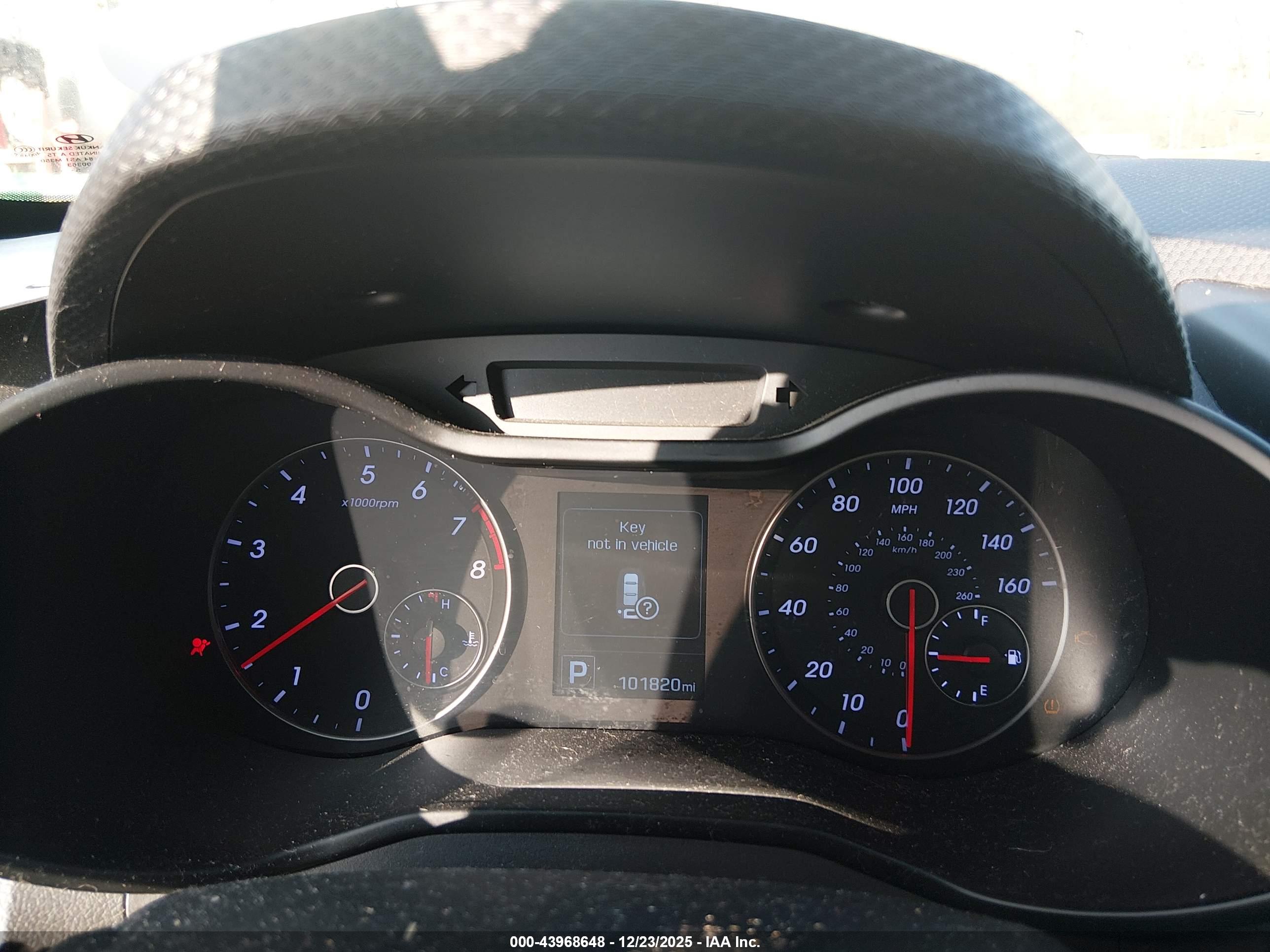 HYUNDAI VELOSTER image 7