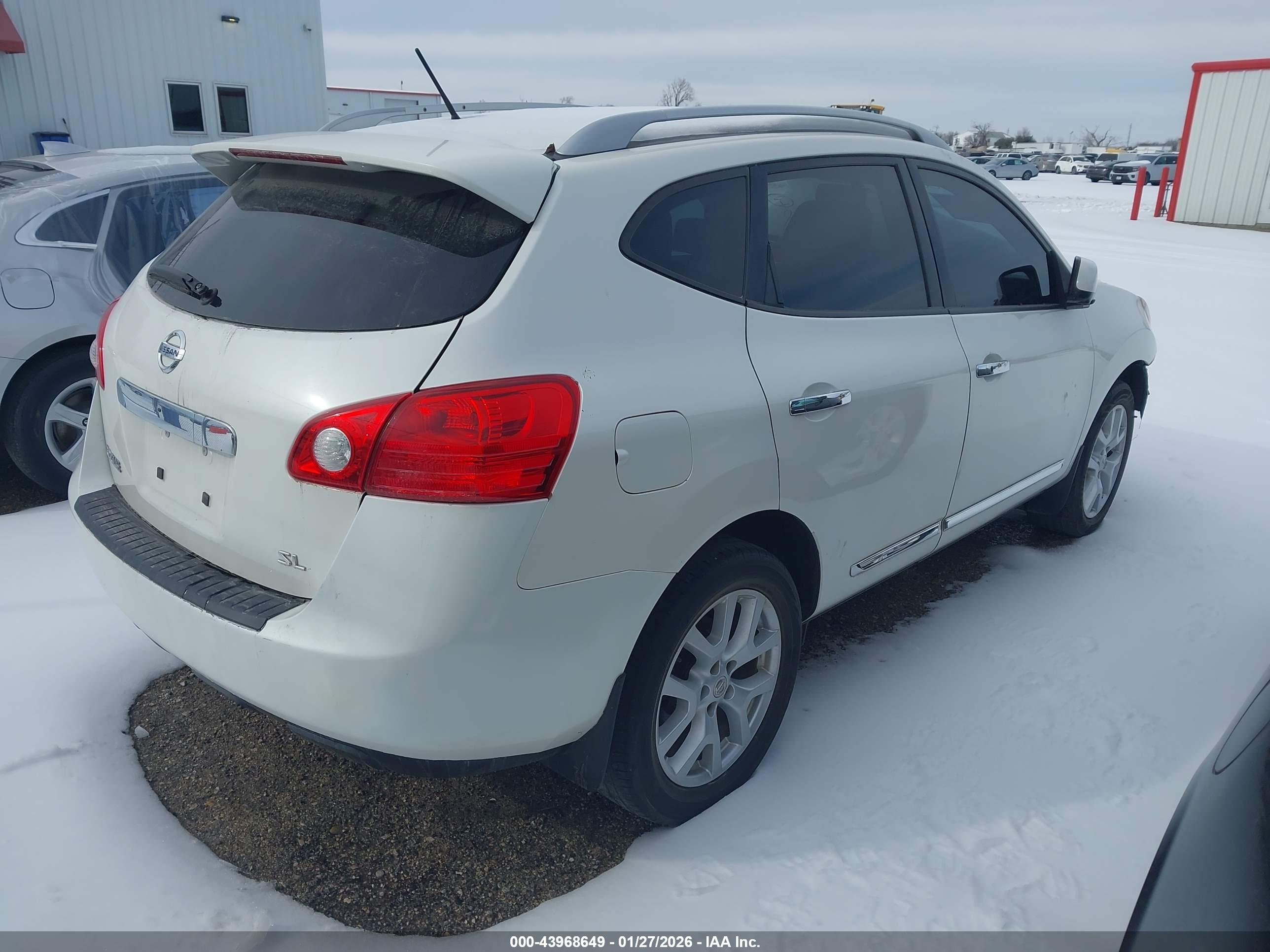NISSAN ROGUE image 4