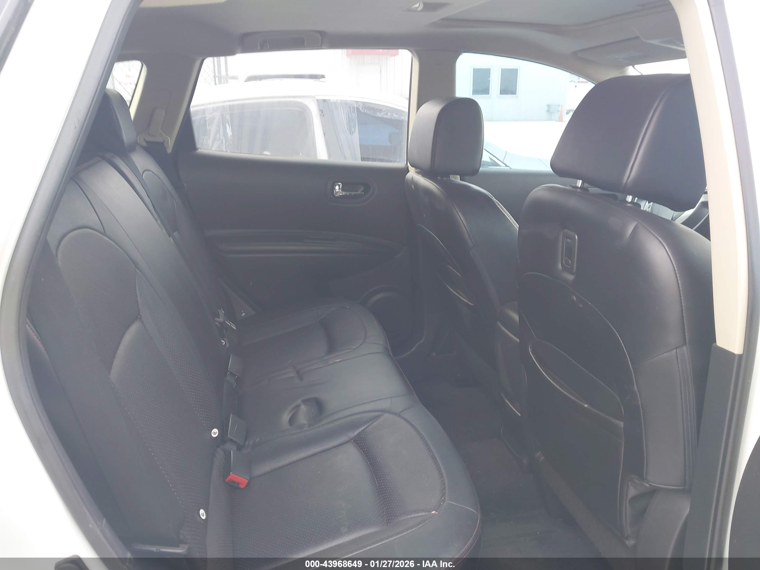 NISSAN ROGUE image 8
