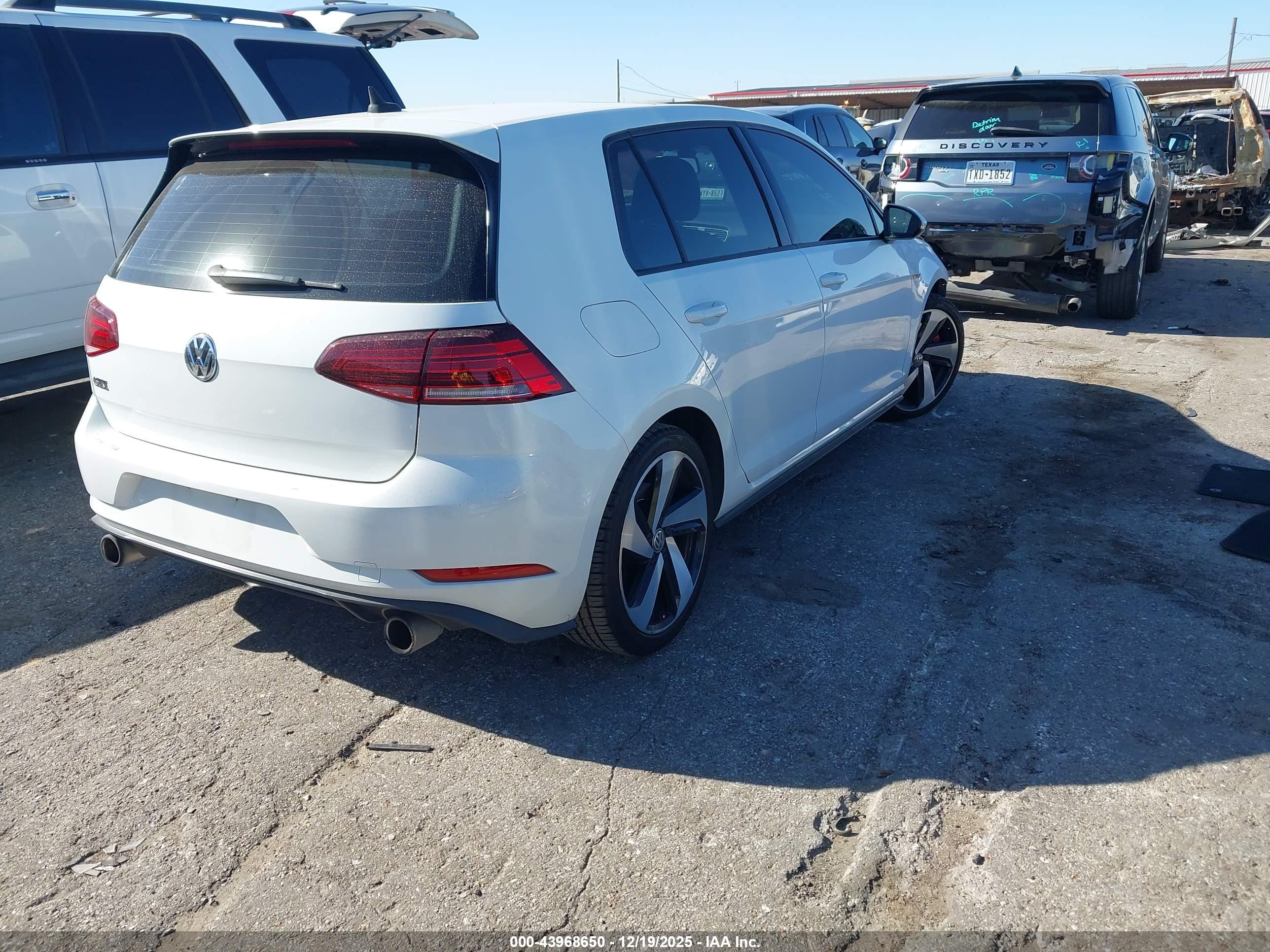 VOLKSWAGEN GOLF image 4