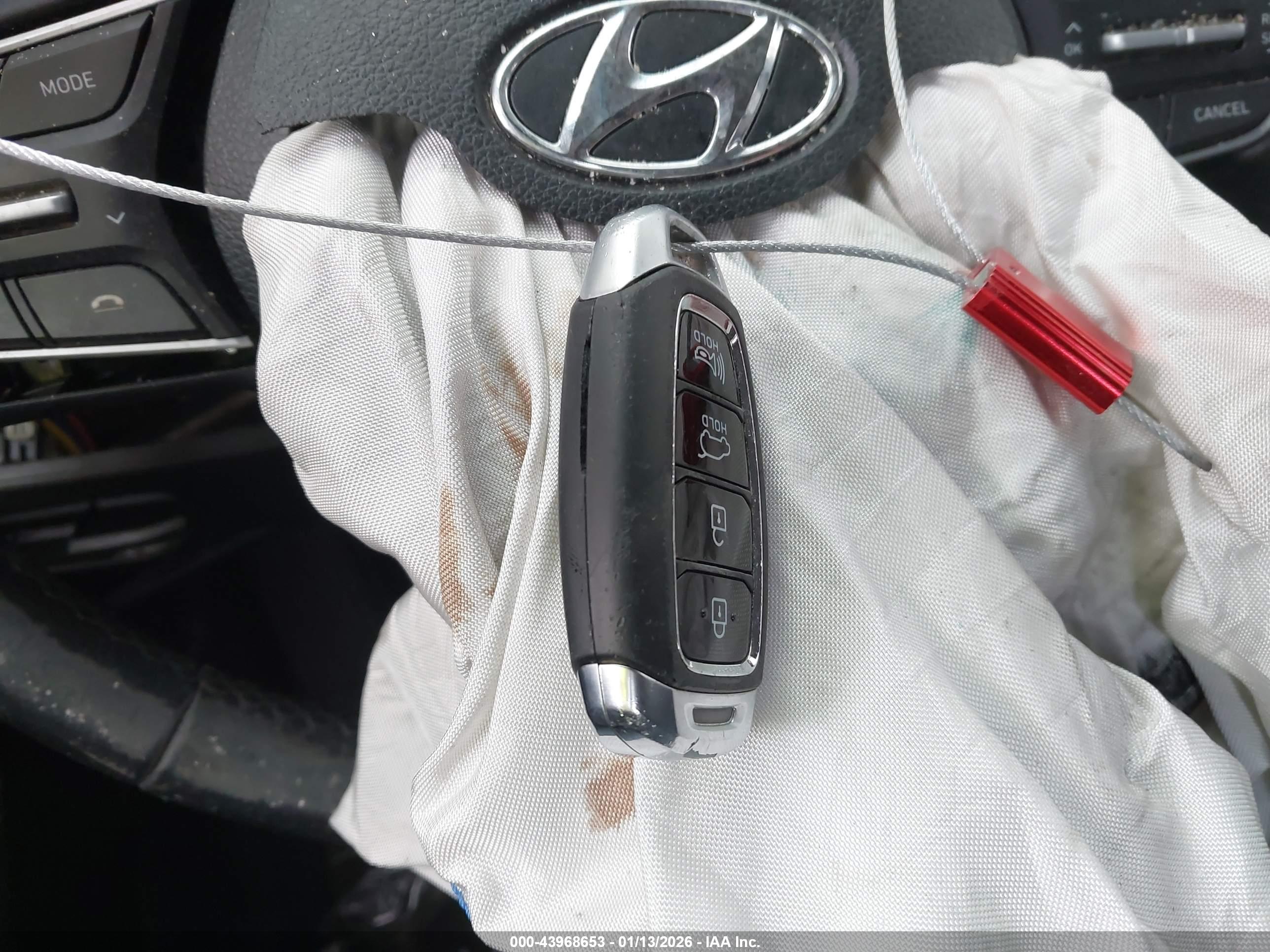 HYUNDAI SANTA image 11