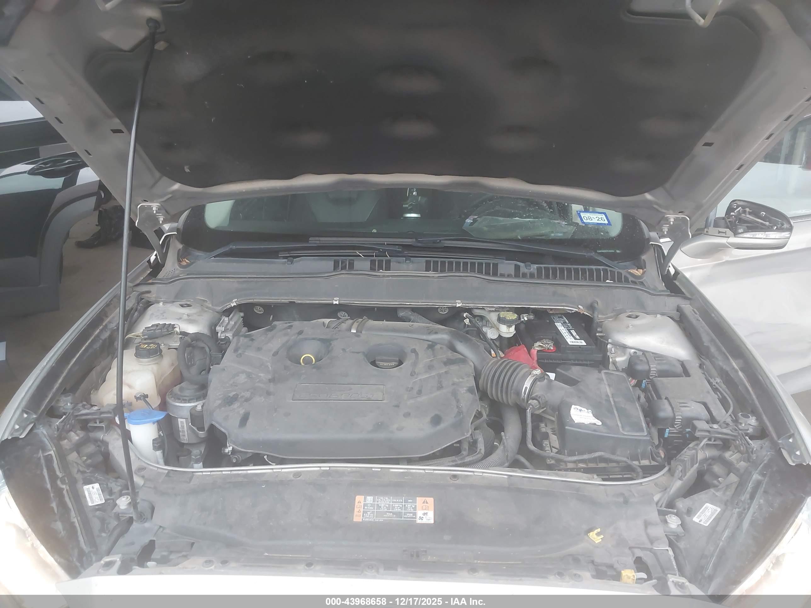 FORD FUSION image 10