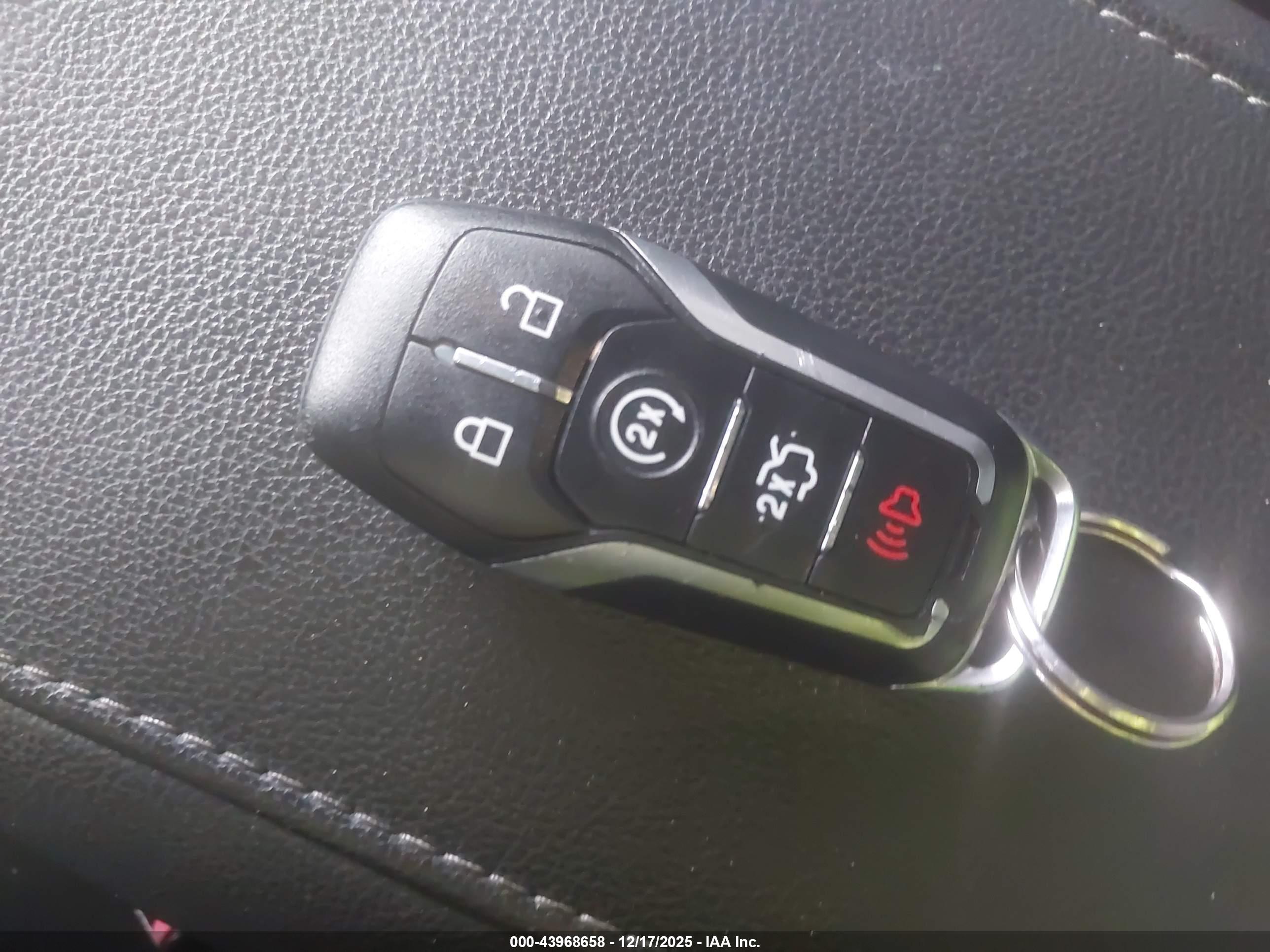 FORD FUSION image 11