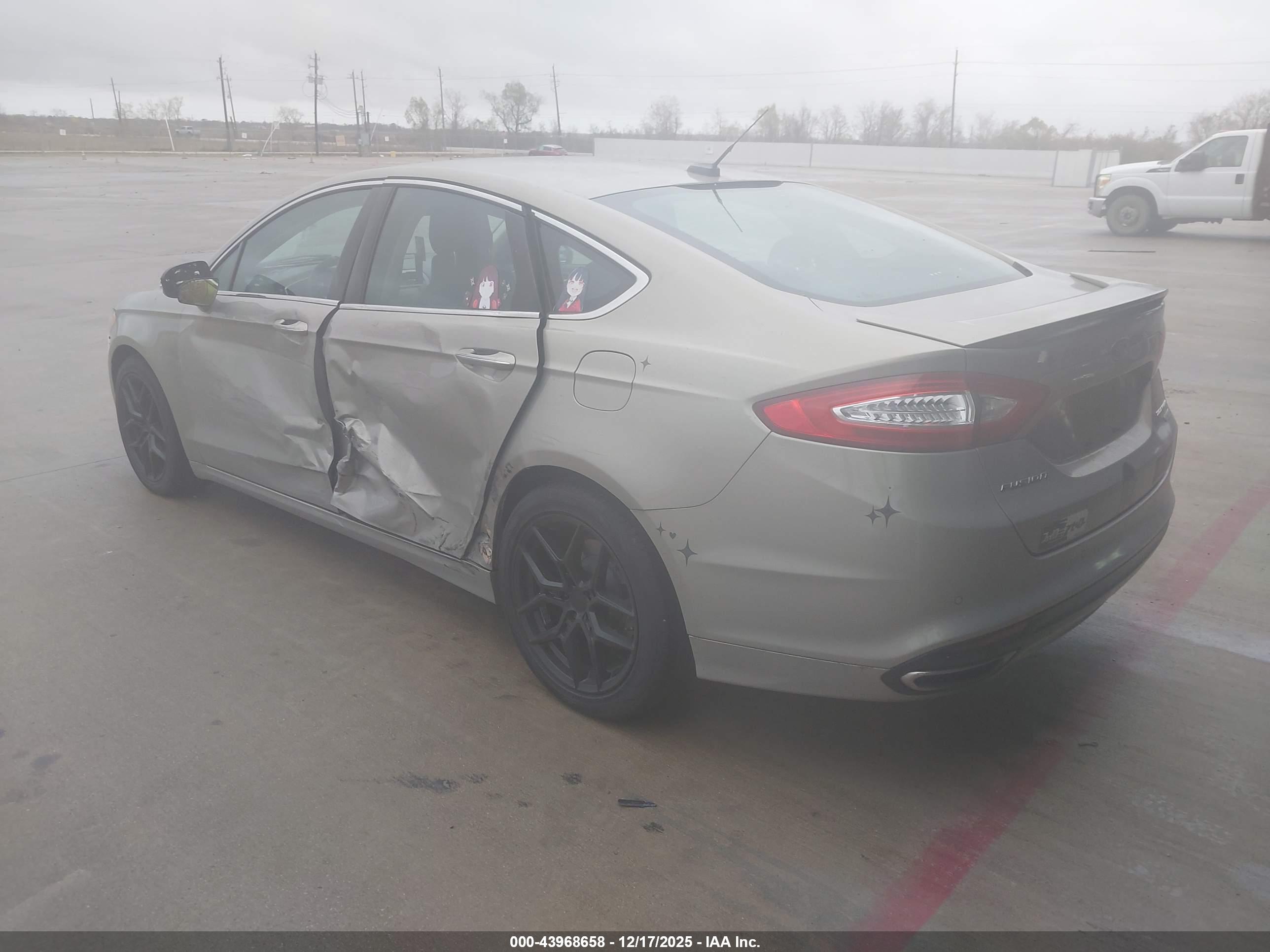 FORD FUSION image 3