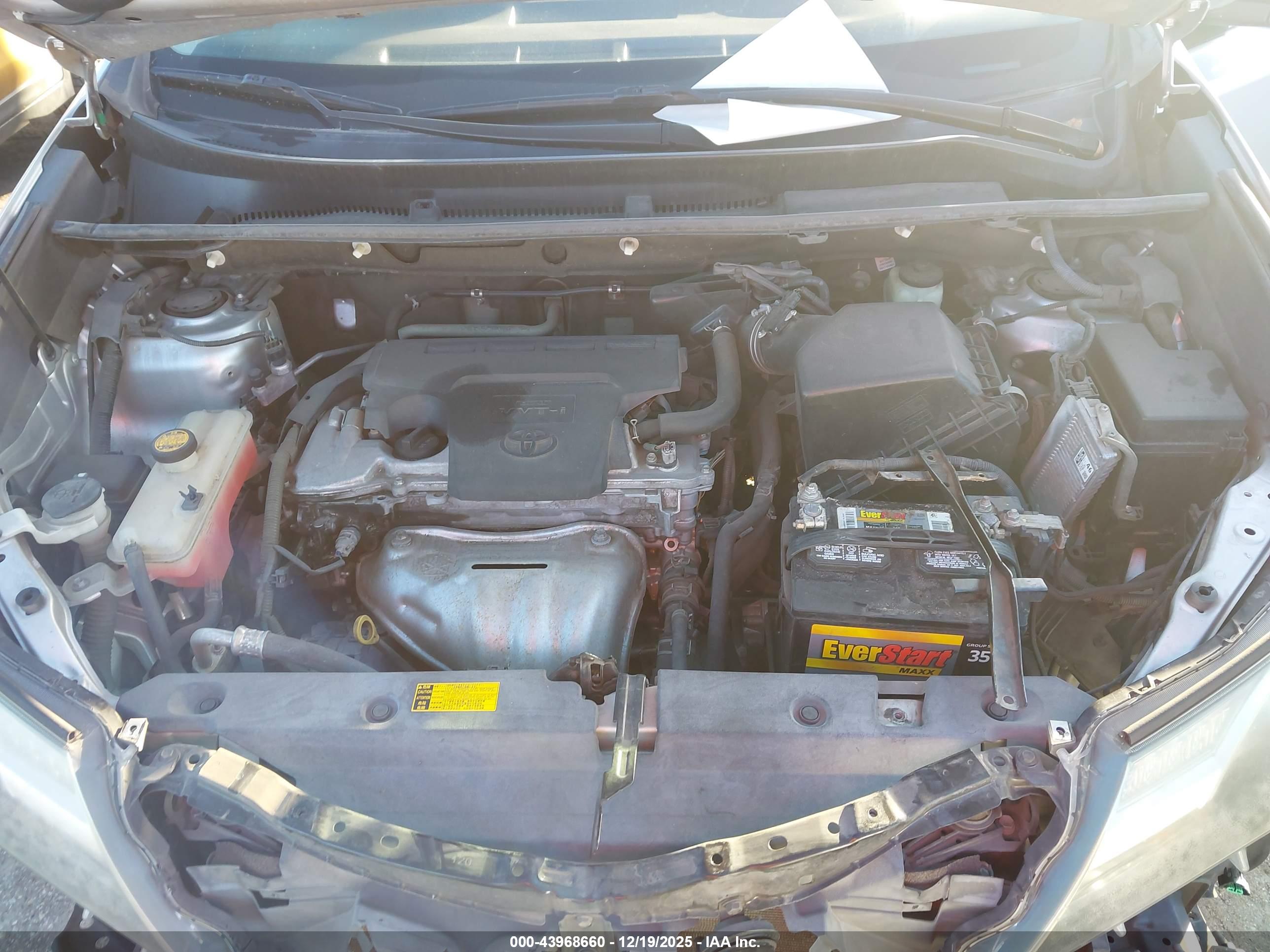 TOYOTA RAV4 image 10