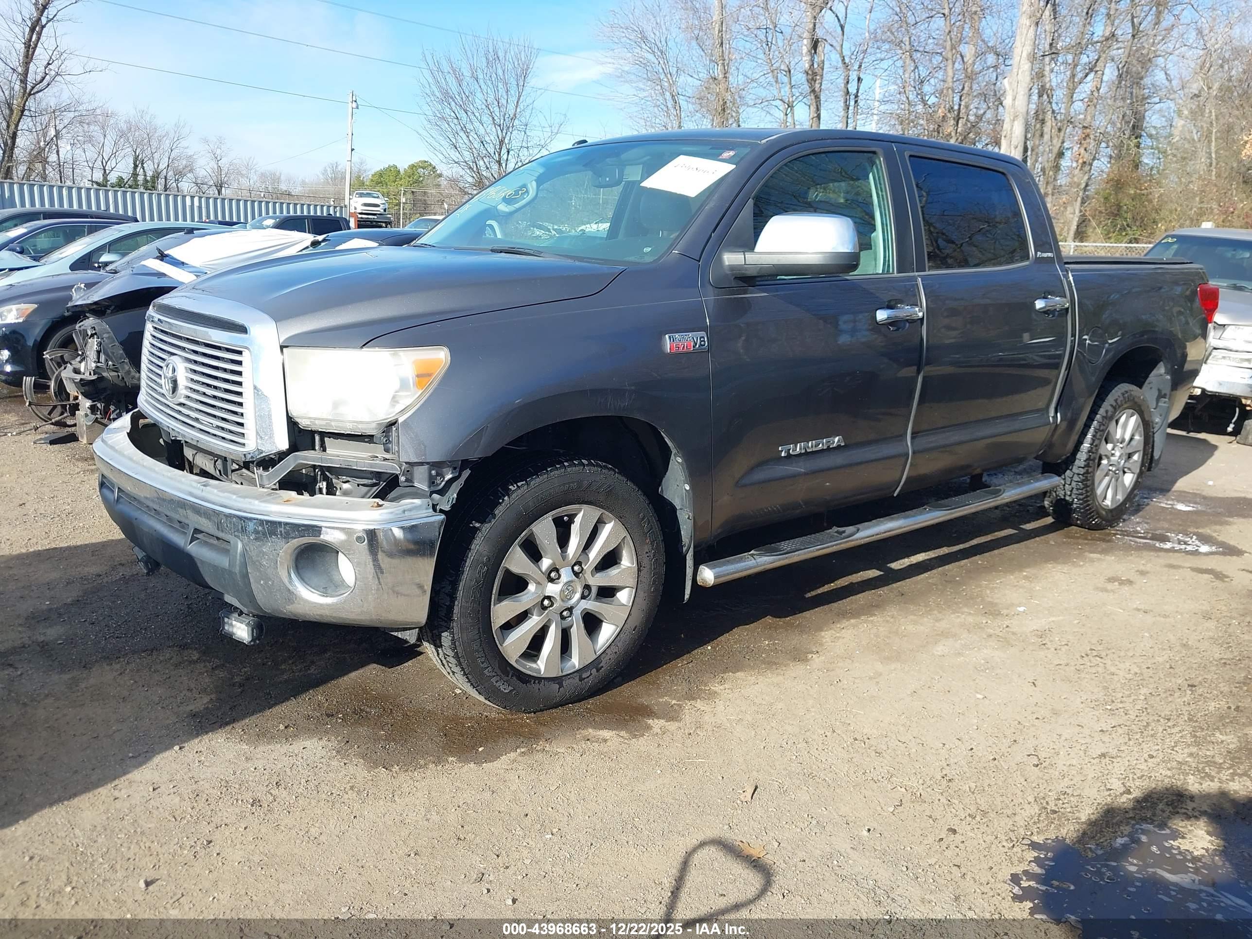 TOYOTA TUNDRA image 2