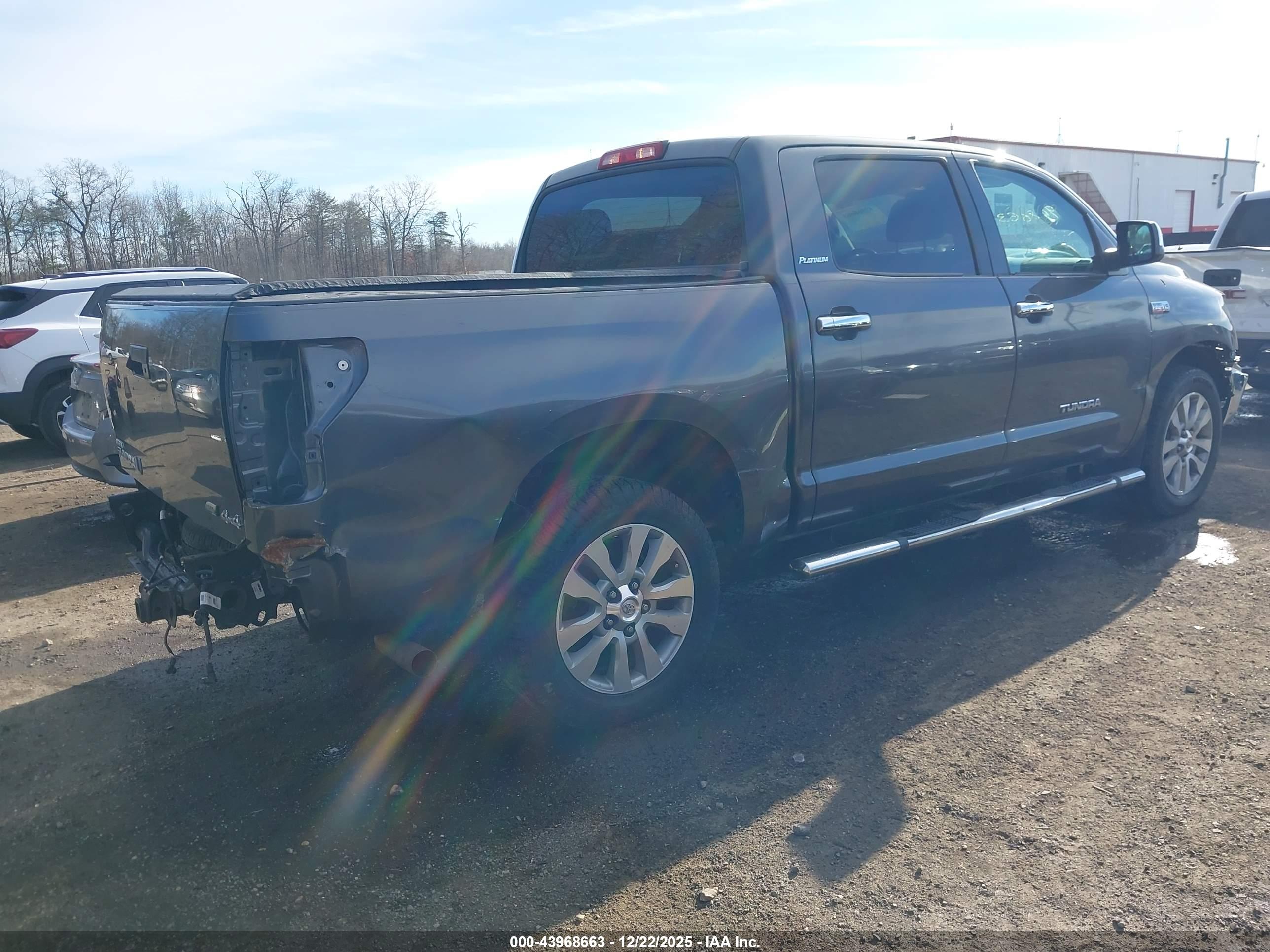 TOYOTA TUNDRA image 4