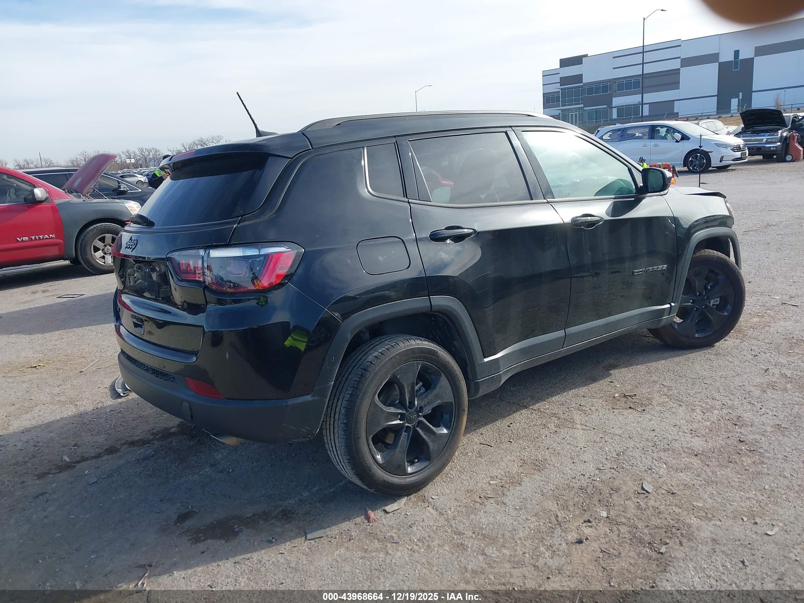 JEEP COMPASS image 4