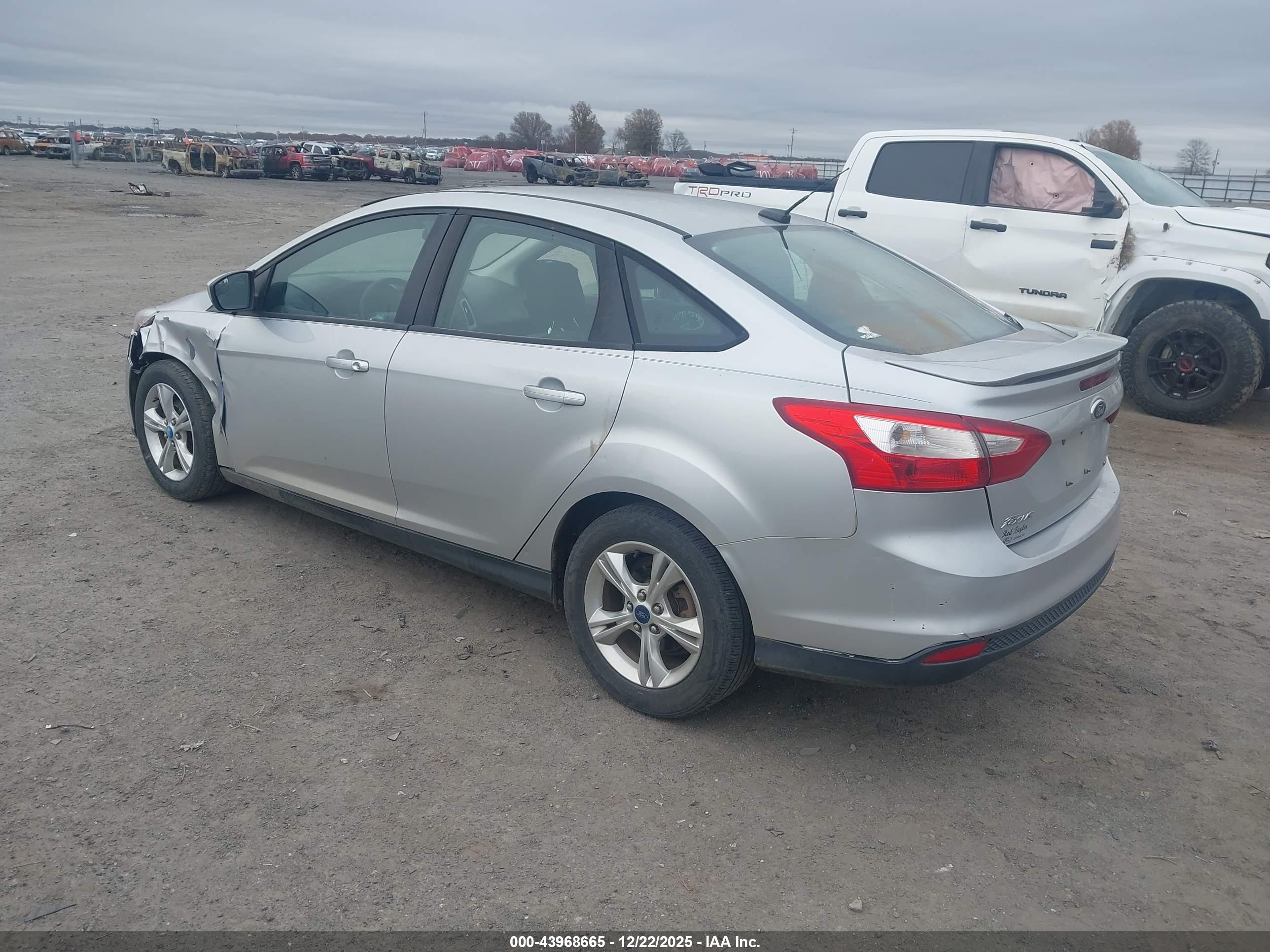 FORD FOCUS image 3