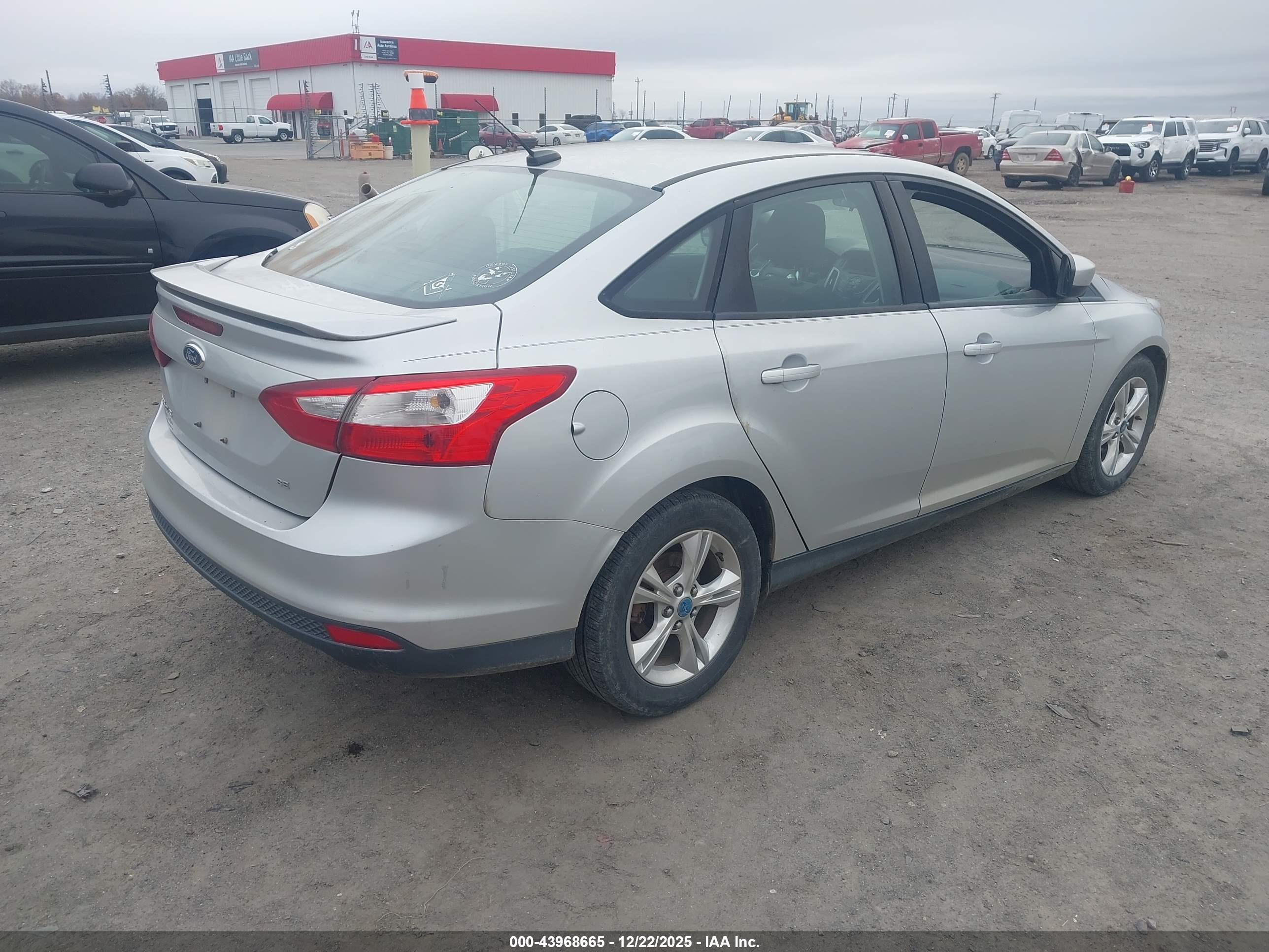 FORD FOCUS image 4