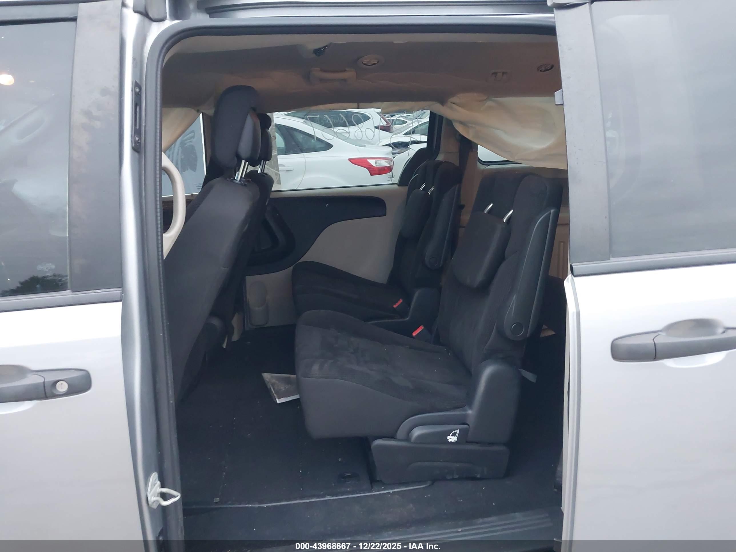 DODGE GRAND image 8