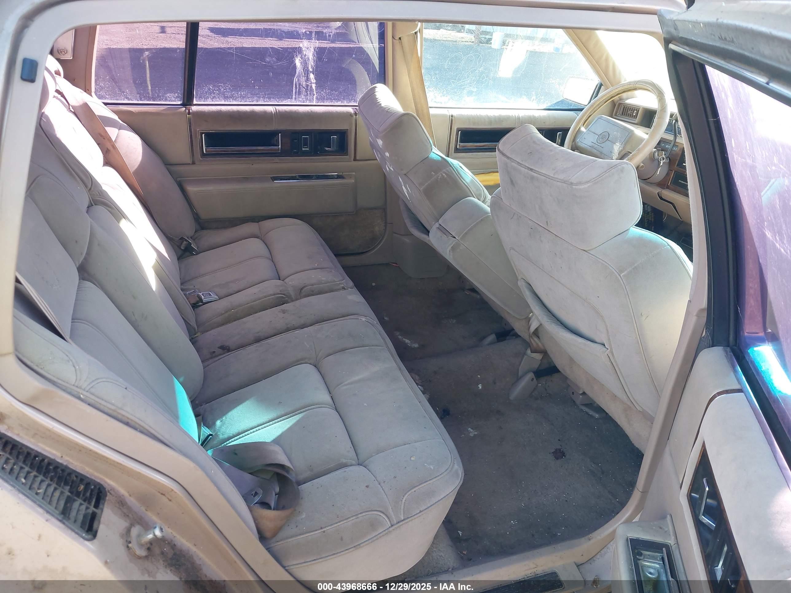 CADILLAC DEVILLE image 8
