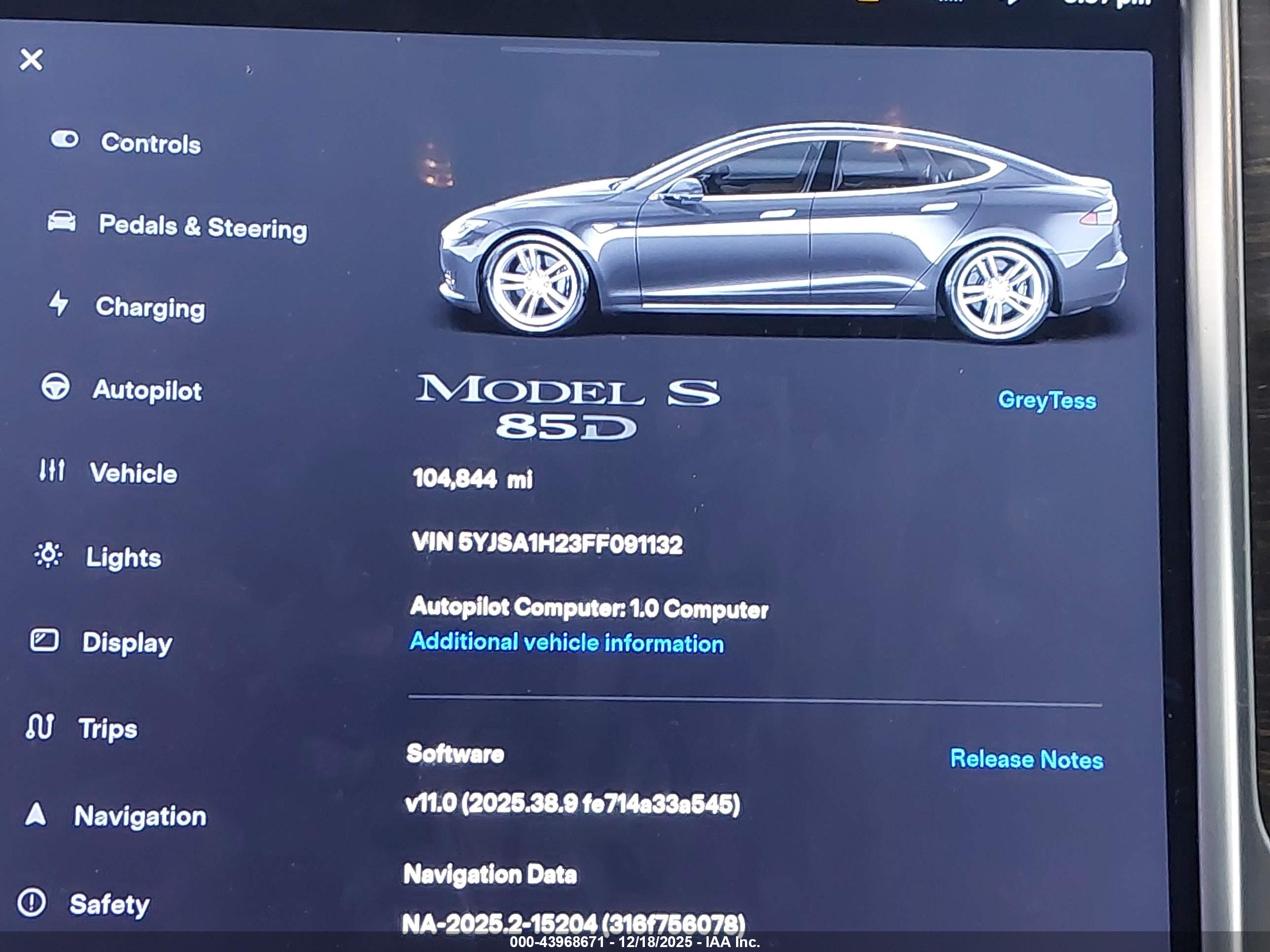 TESLA MODEL image 7