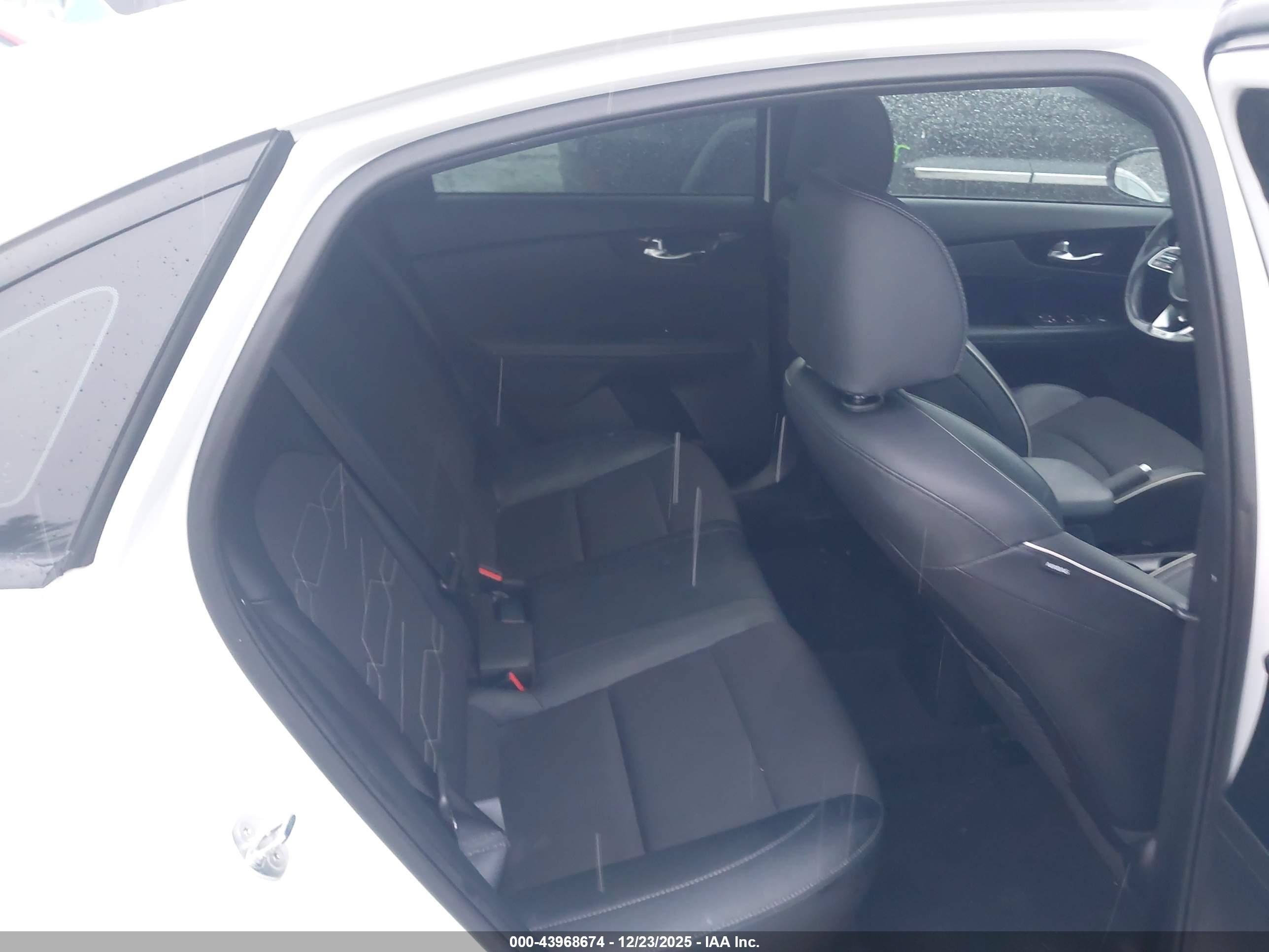 KIA FORTE image 8