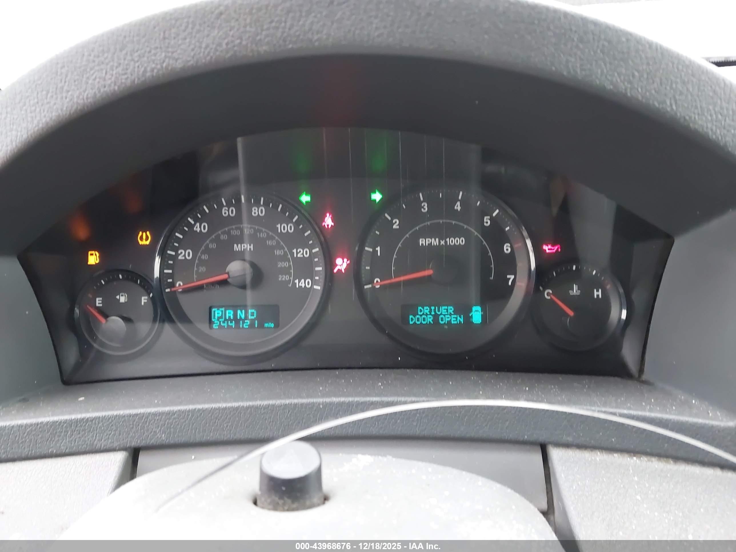 JEEP GRAND image 7