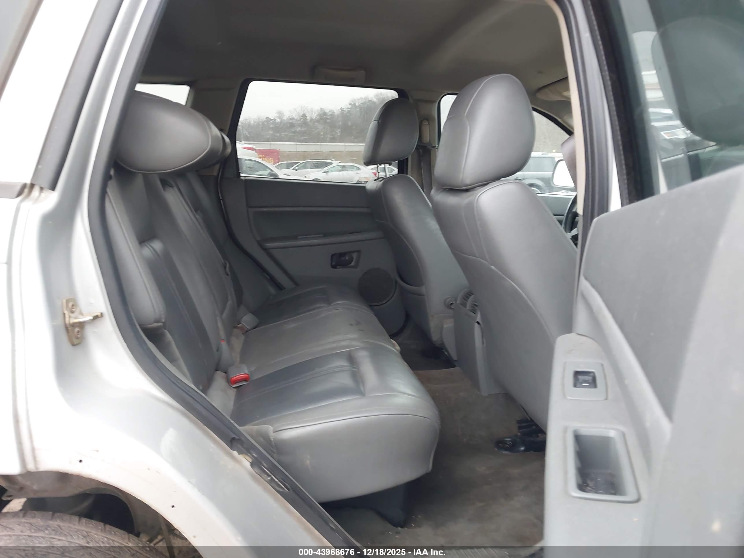 JEEP GRAND image 8