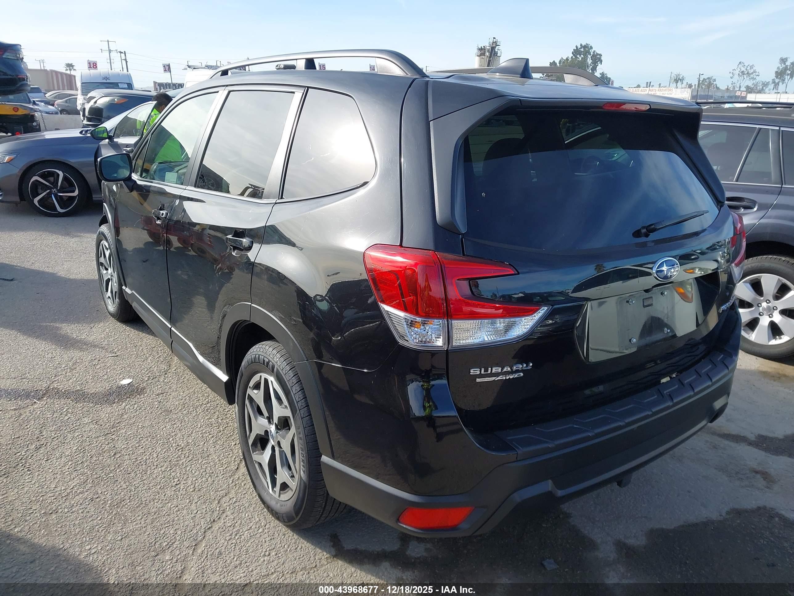 SUBARU FORESTER image 3