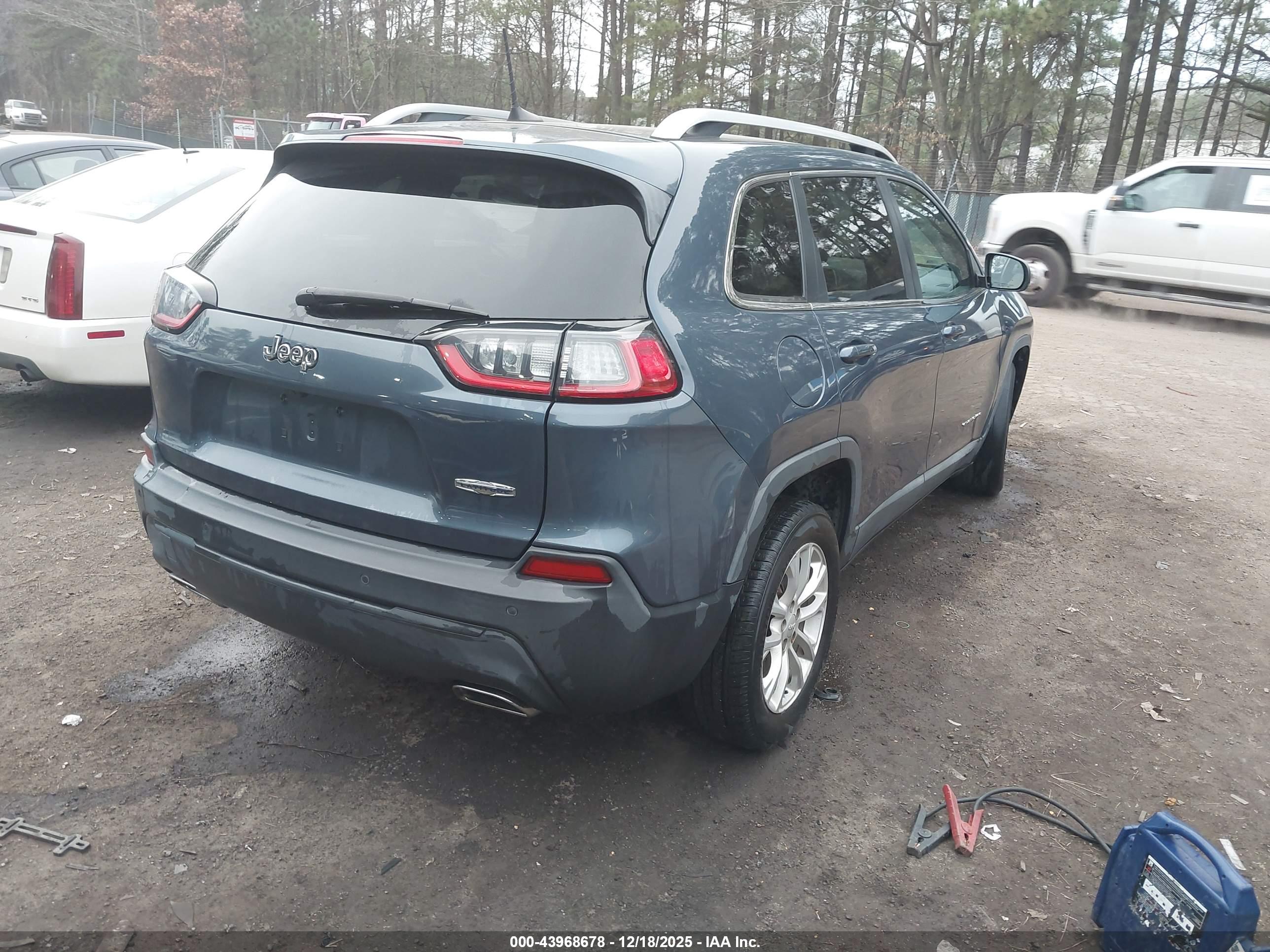 JEEP CHEROKEE image 4