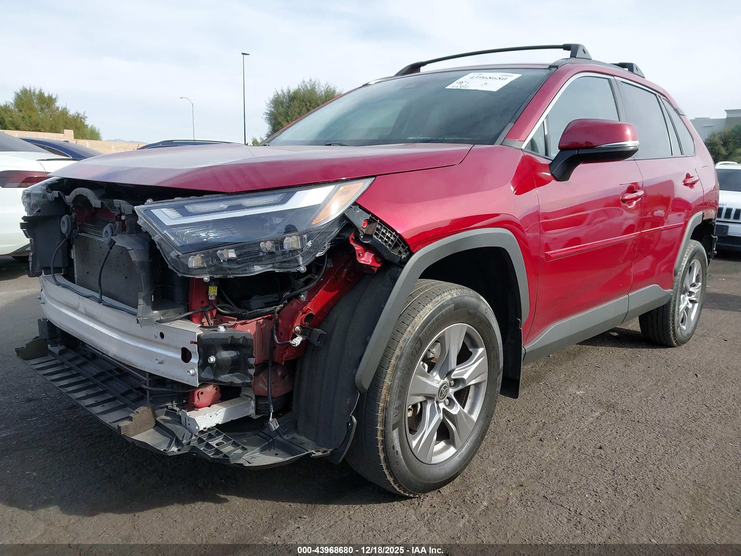 TOYOTA RAV4 image 2