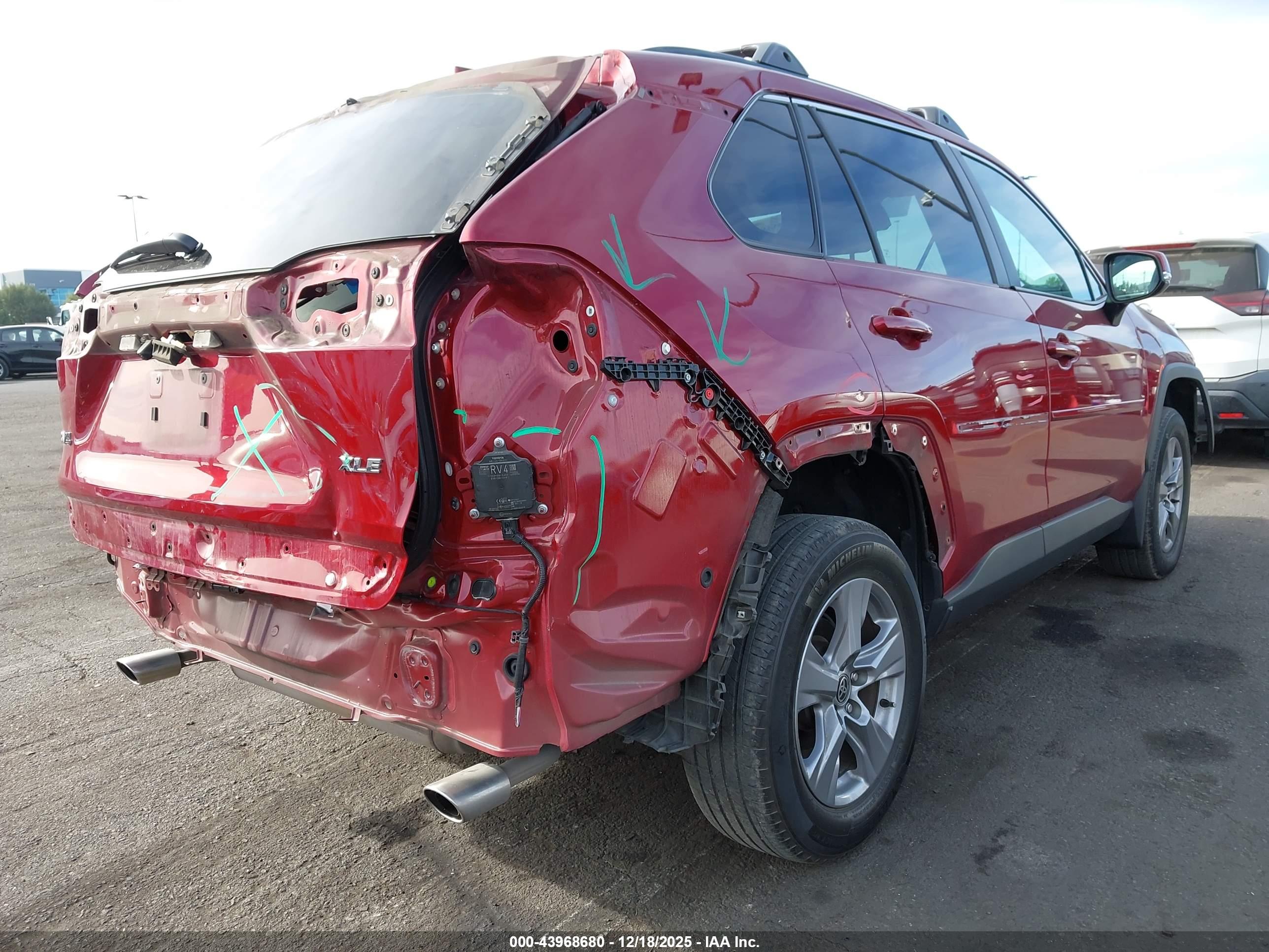 TOYOTA RAV4 image 4