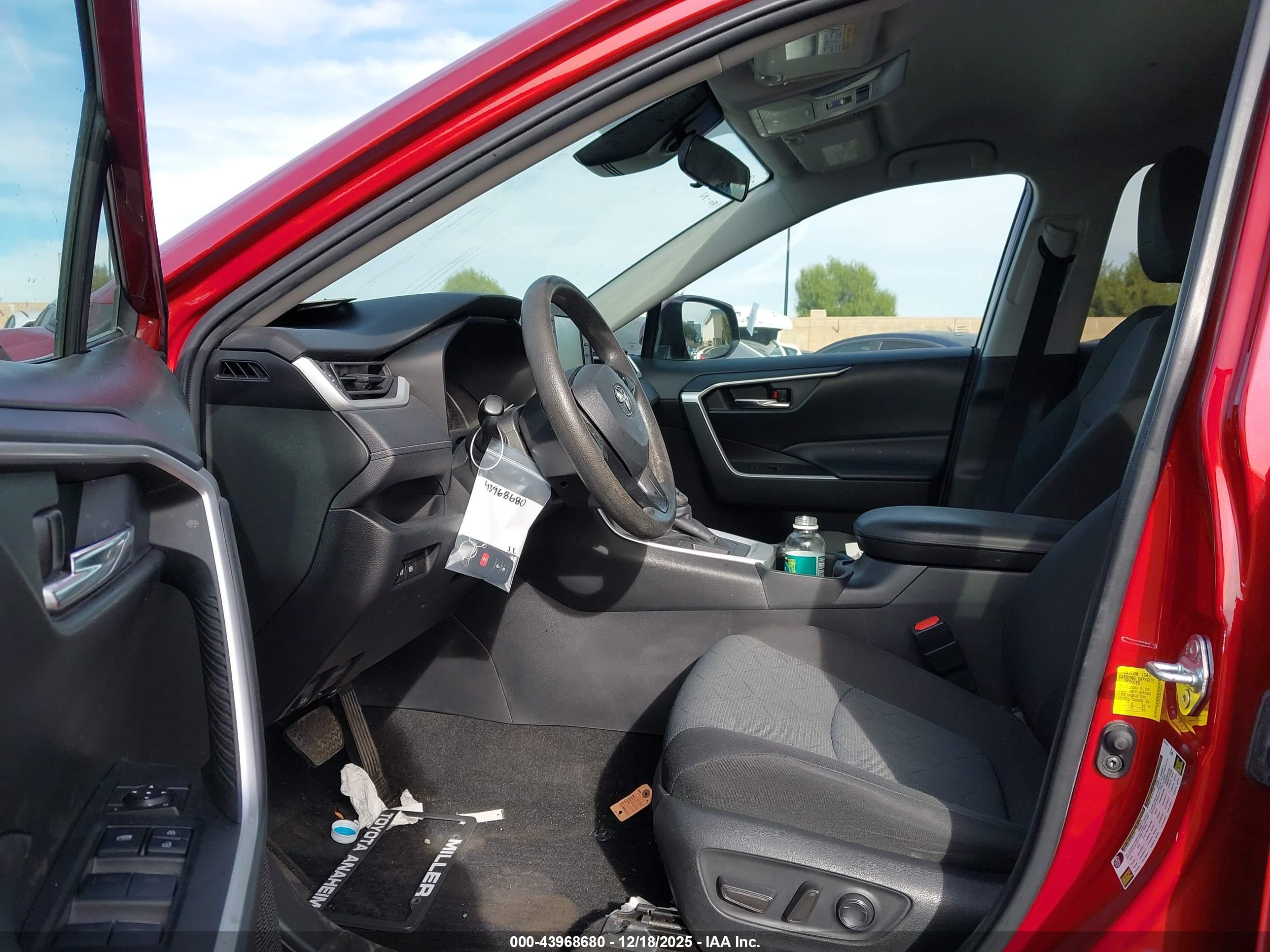 TOYOTA RAV4 image 5