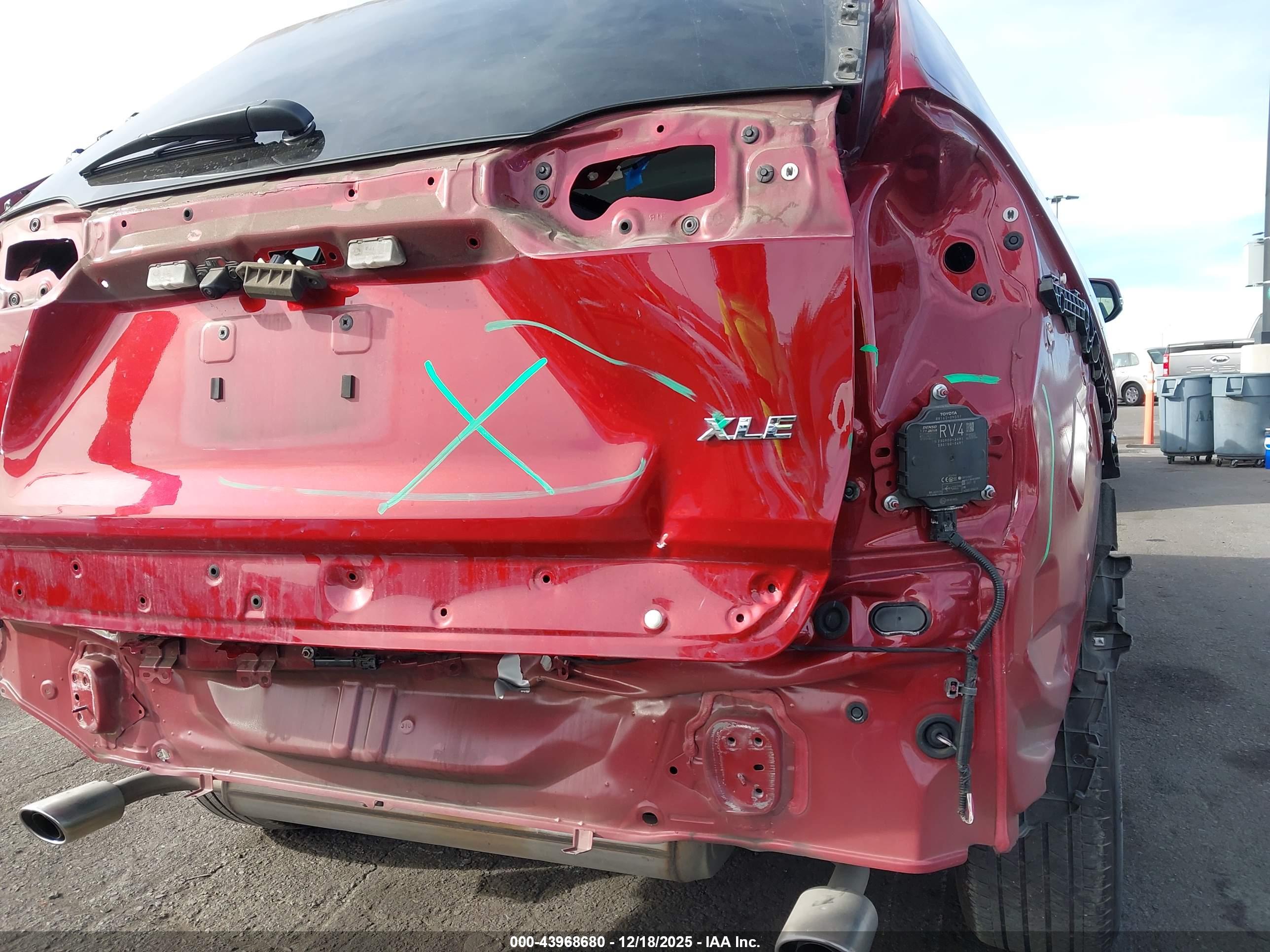 TOYOTA RAV4 image 6