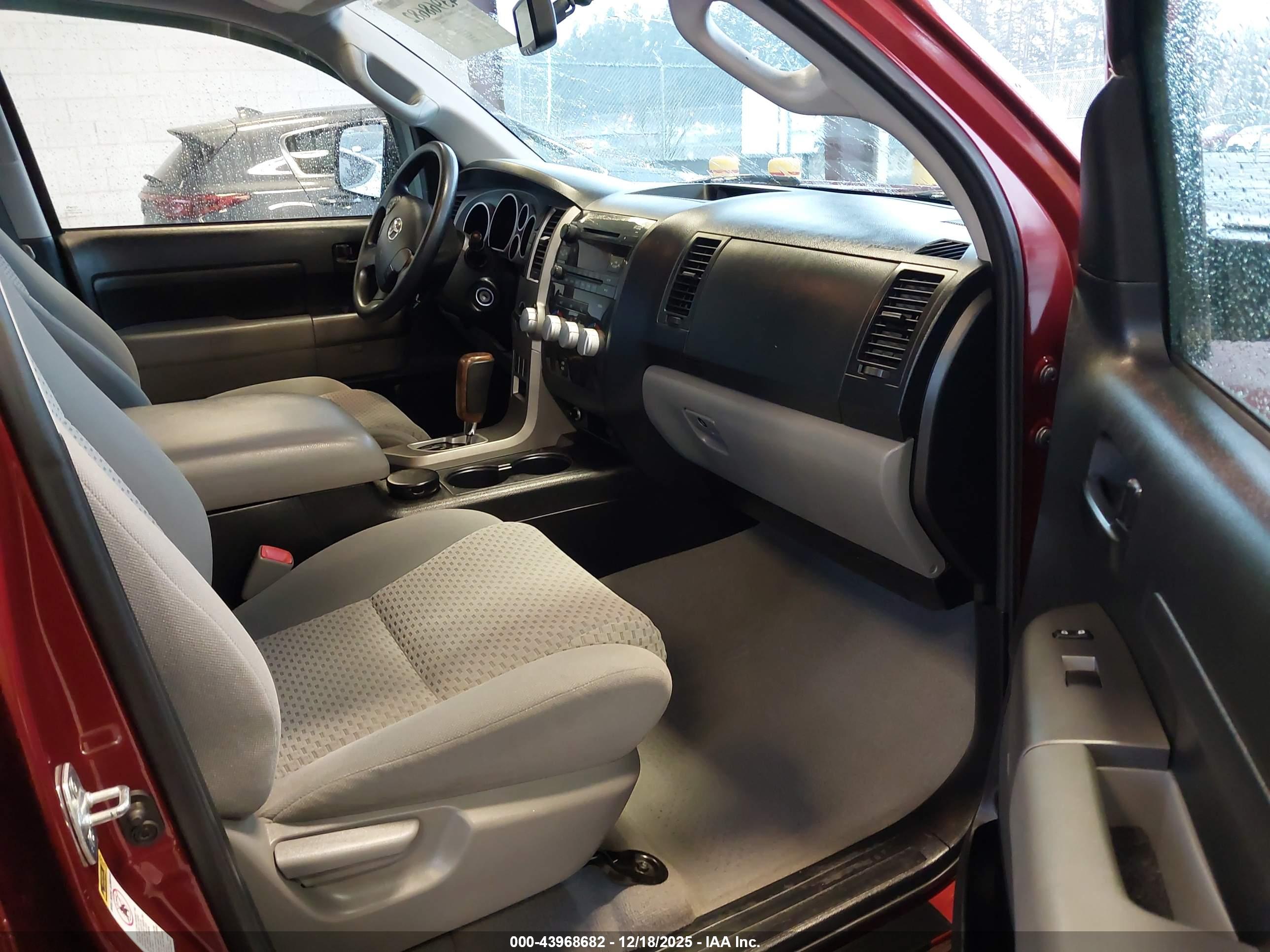 TOYOTA TUNDRA image 5