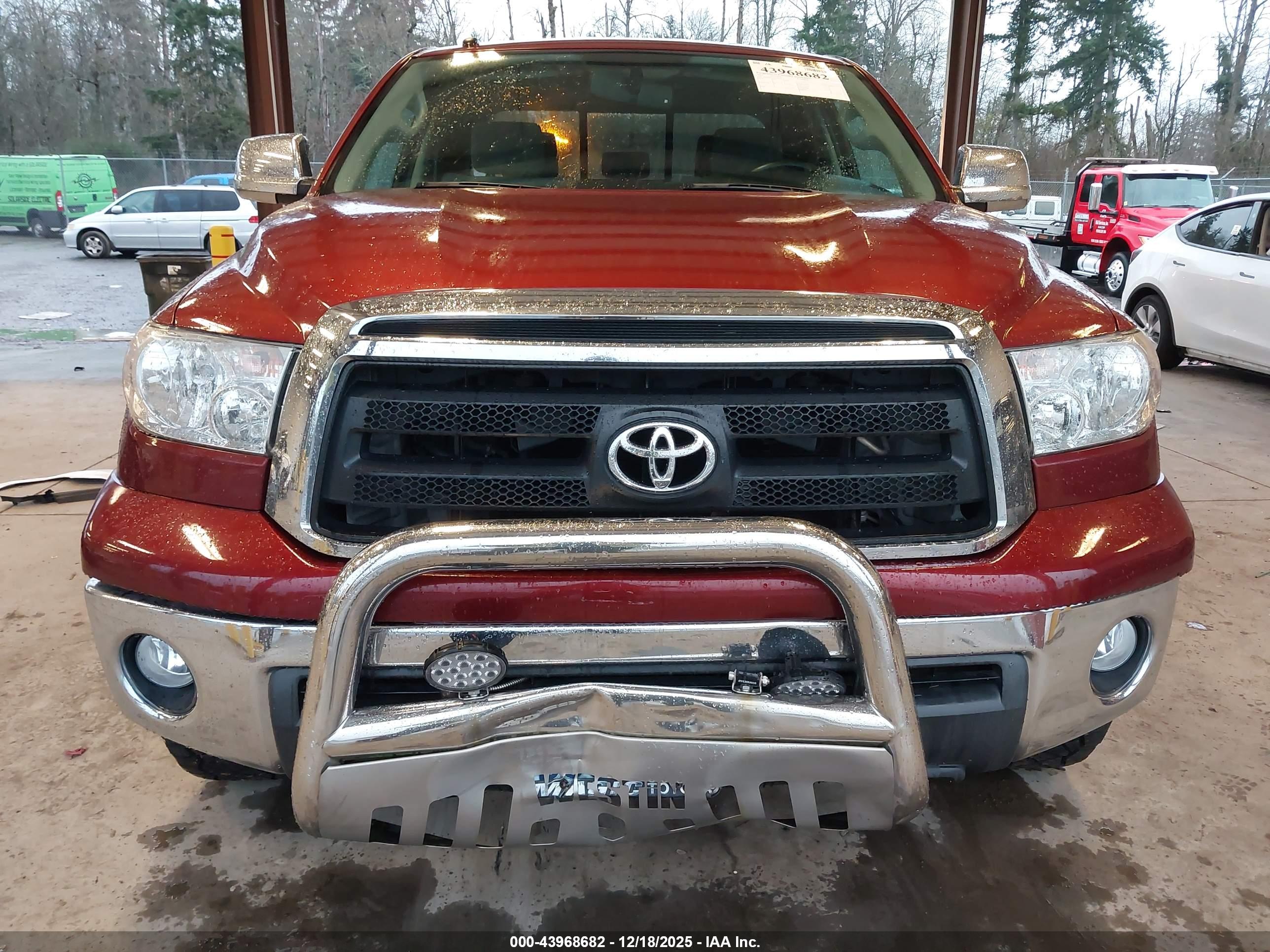 TOYOTA TUNDRA image 6