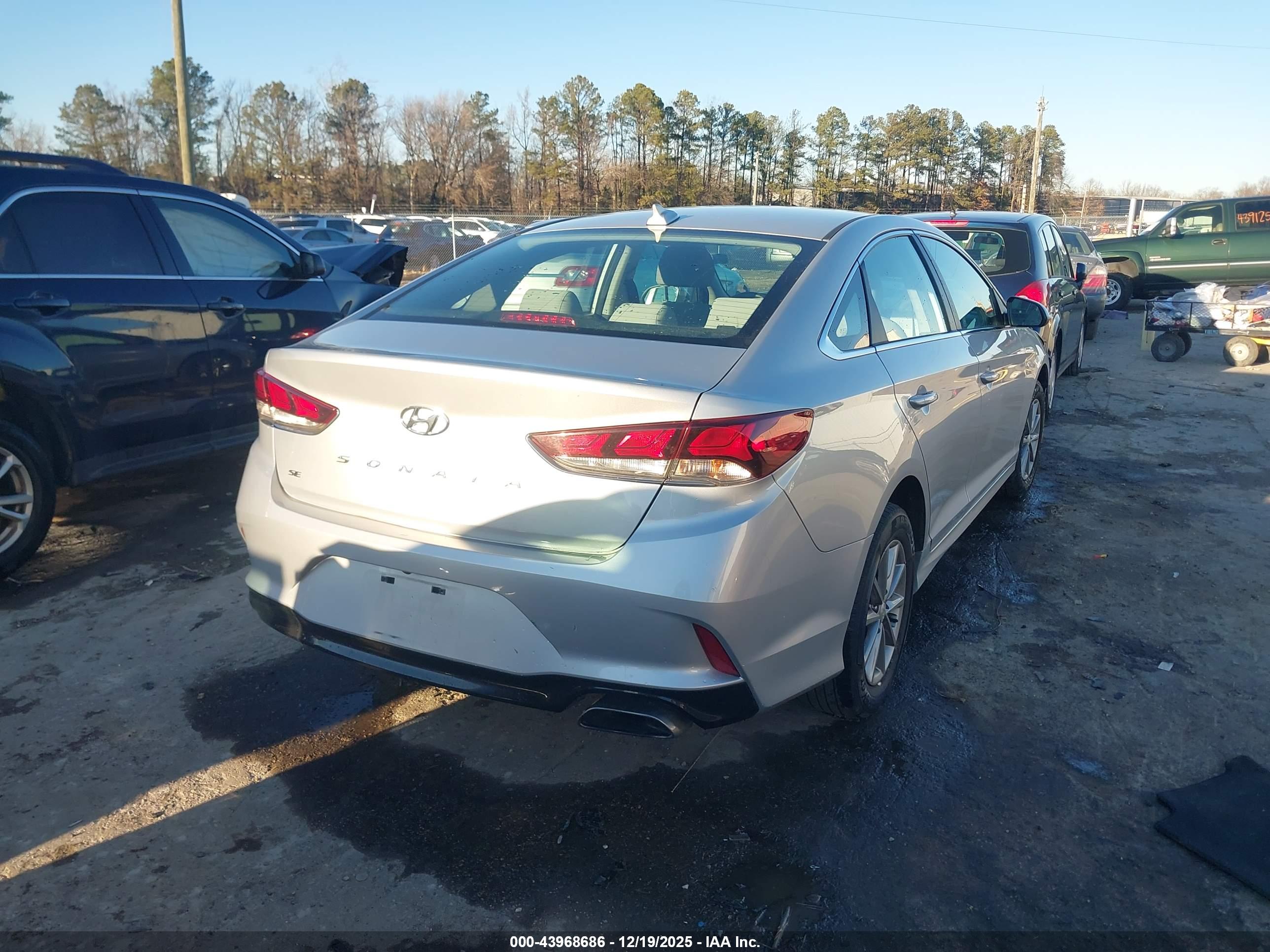 HYUNDAI SONATA image 4