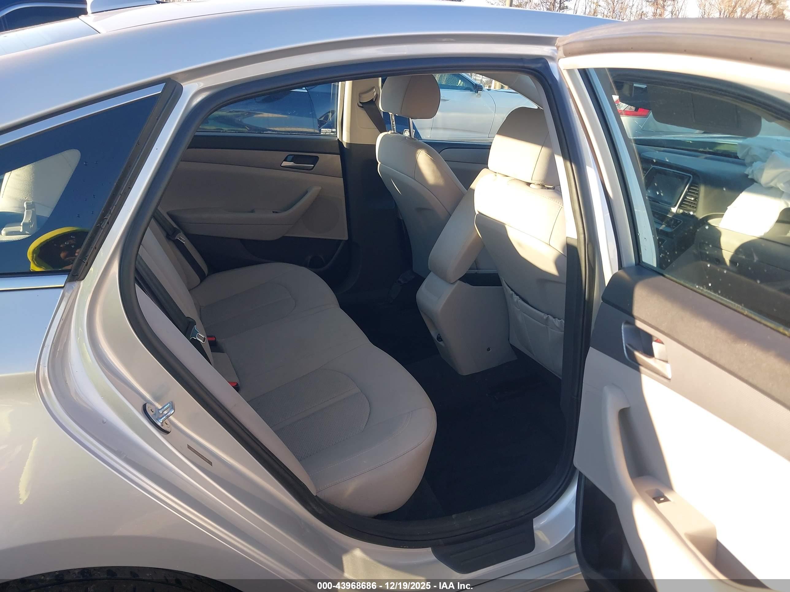 HYUNDAI SONATA image 5