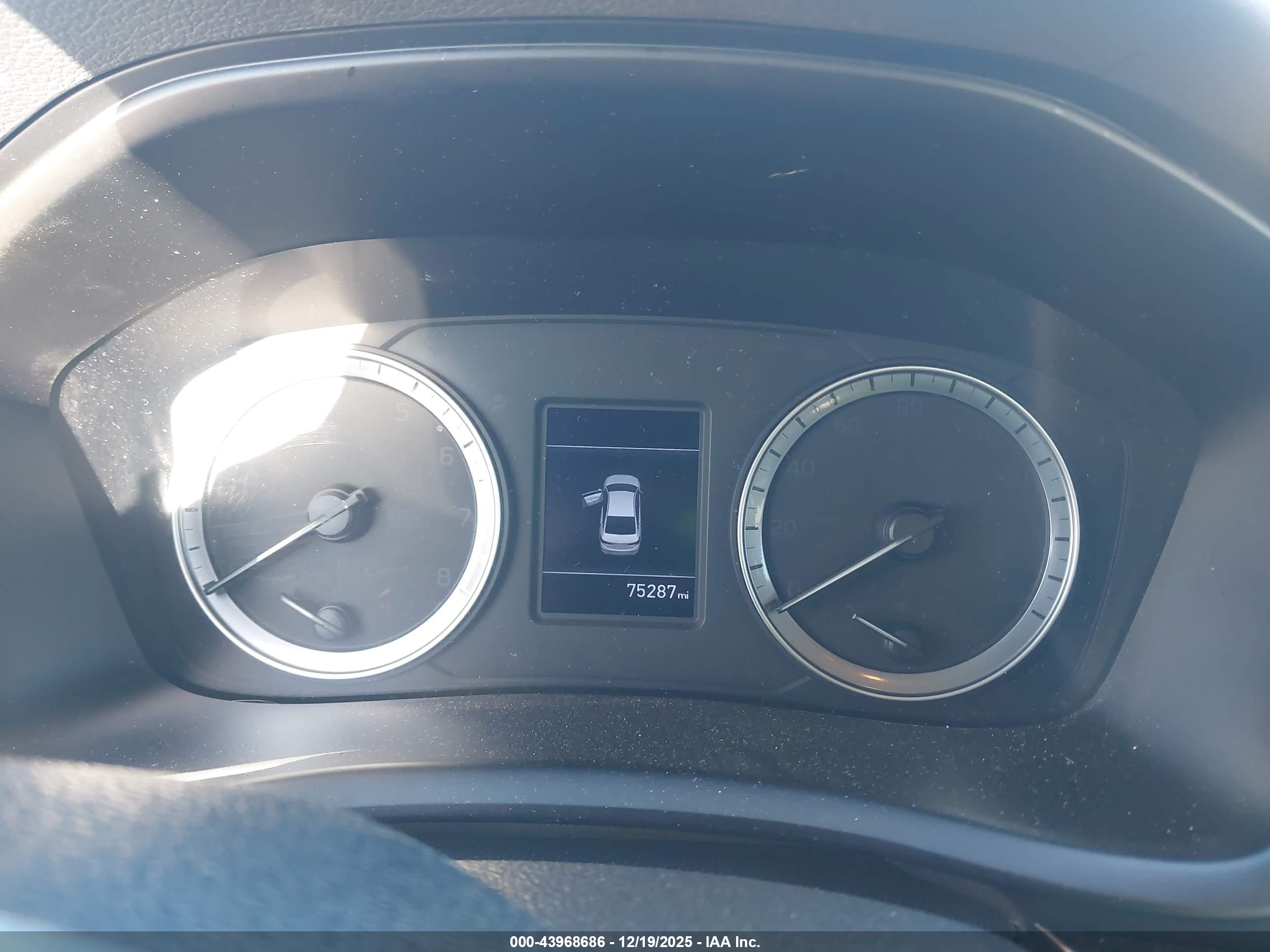 HYUNDAI SONATA image 7
