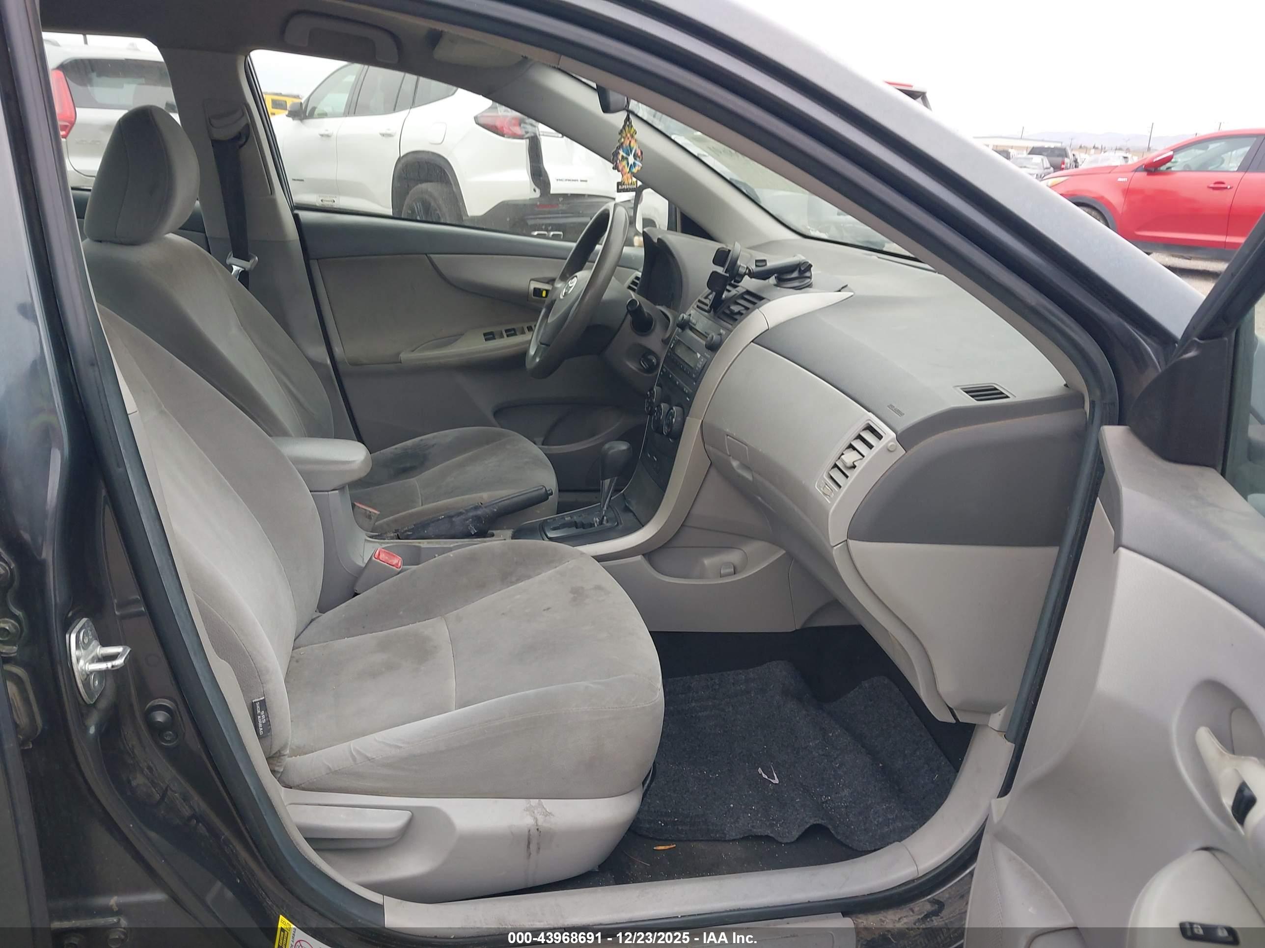 TOYOTA COROLLA image 5