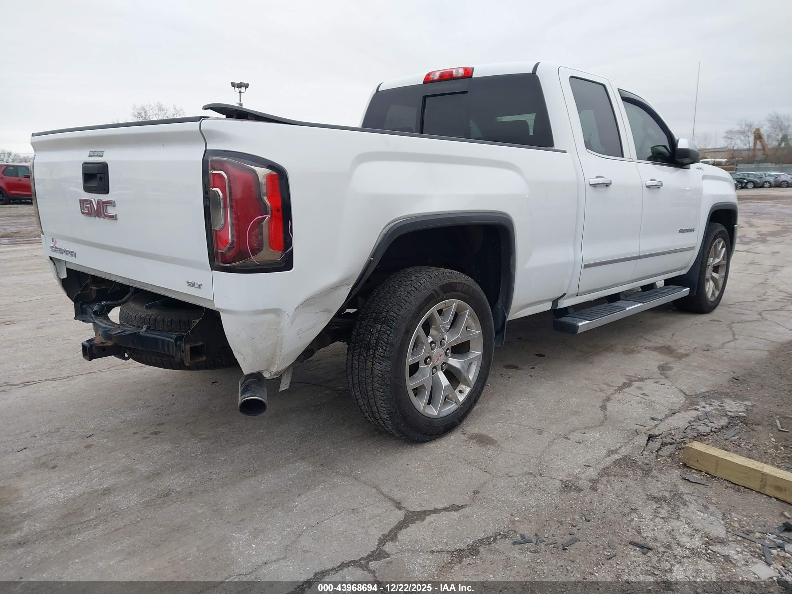 GMC SIERRA image 4