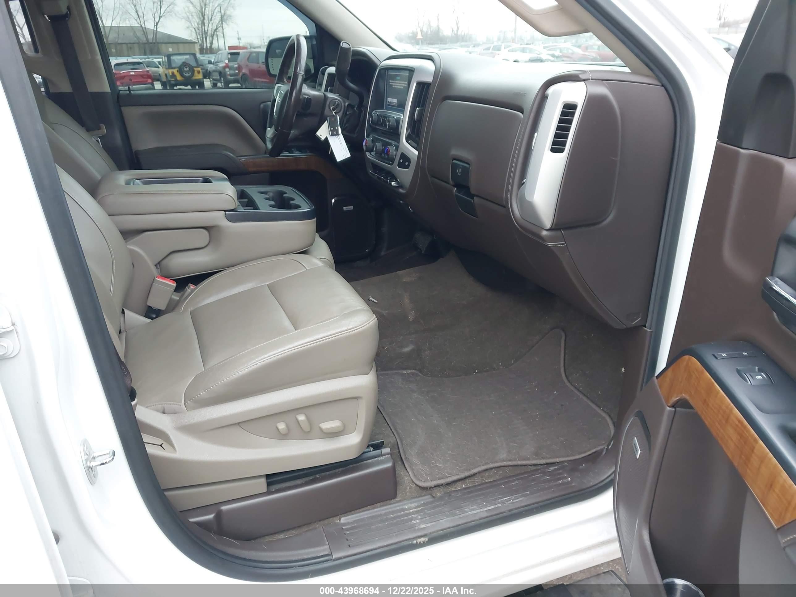 GMC SIERRA image 5