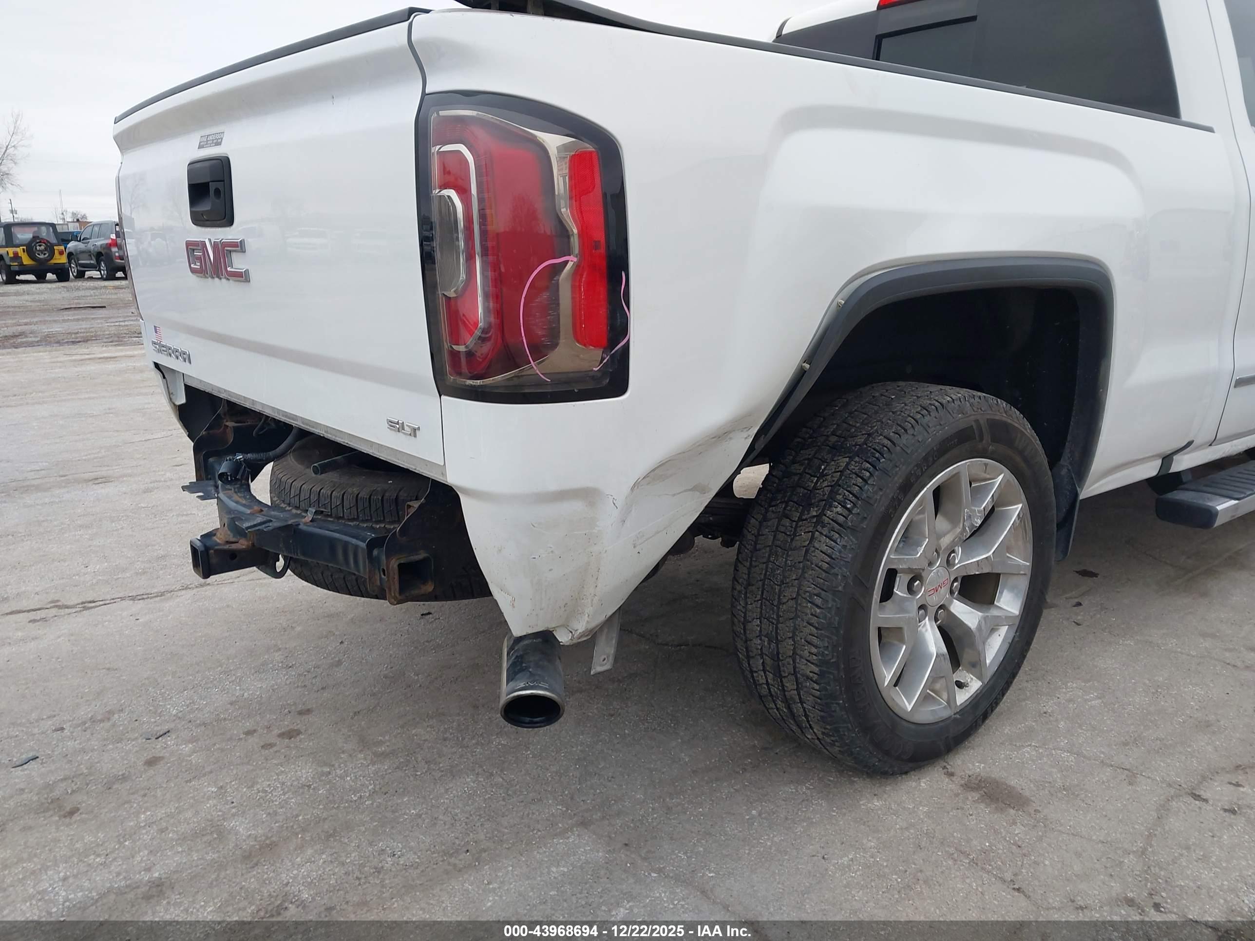 GMC SIERRA image 6