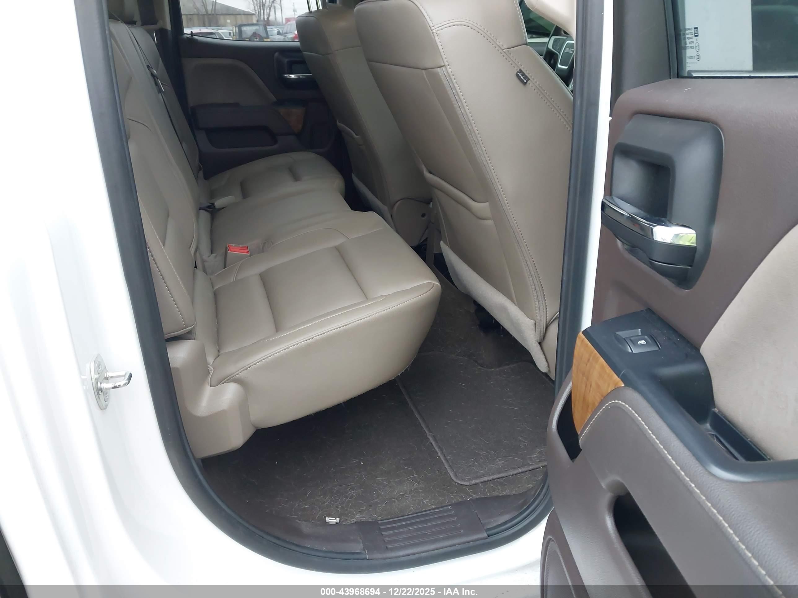 GMC SIERRA image 8