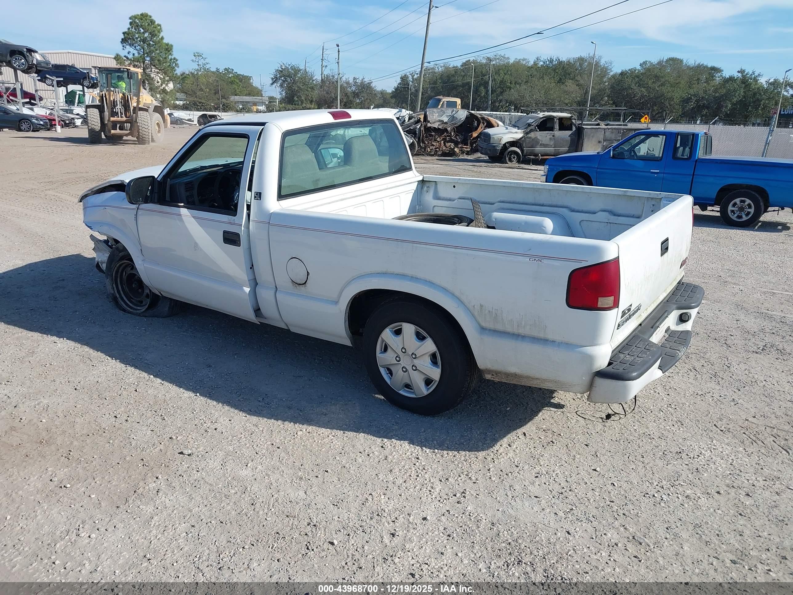 GMC SONOMA image 3