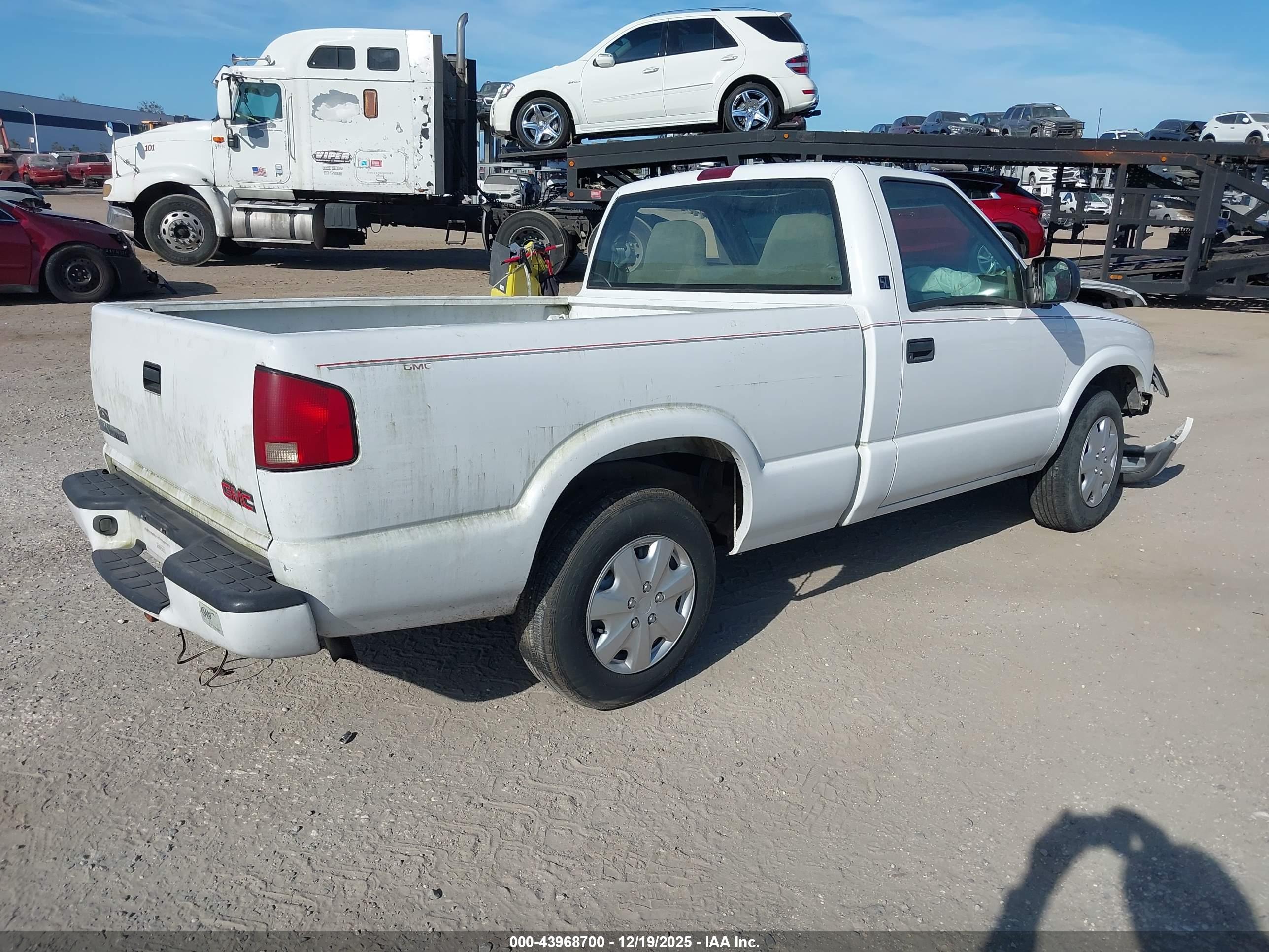 GMC SONOMA image 4