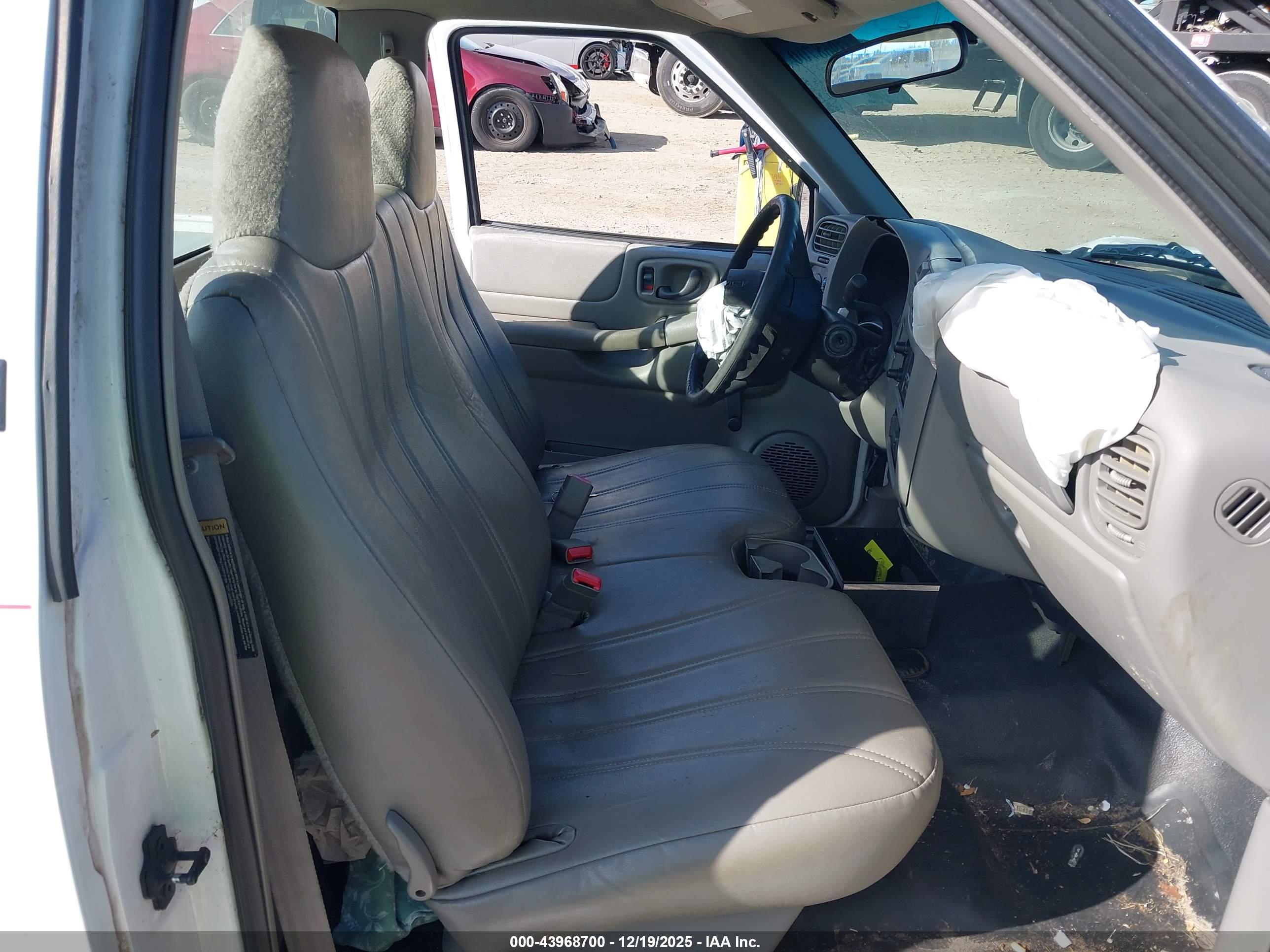 GMC SONOMA image 5