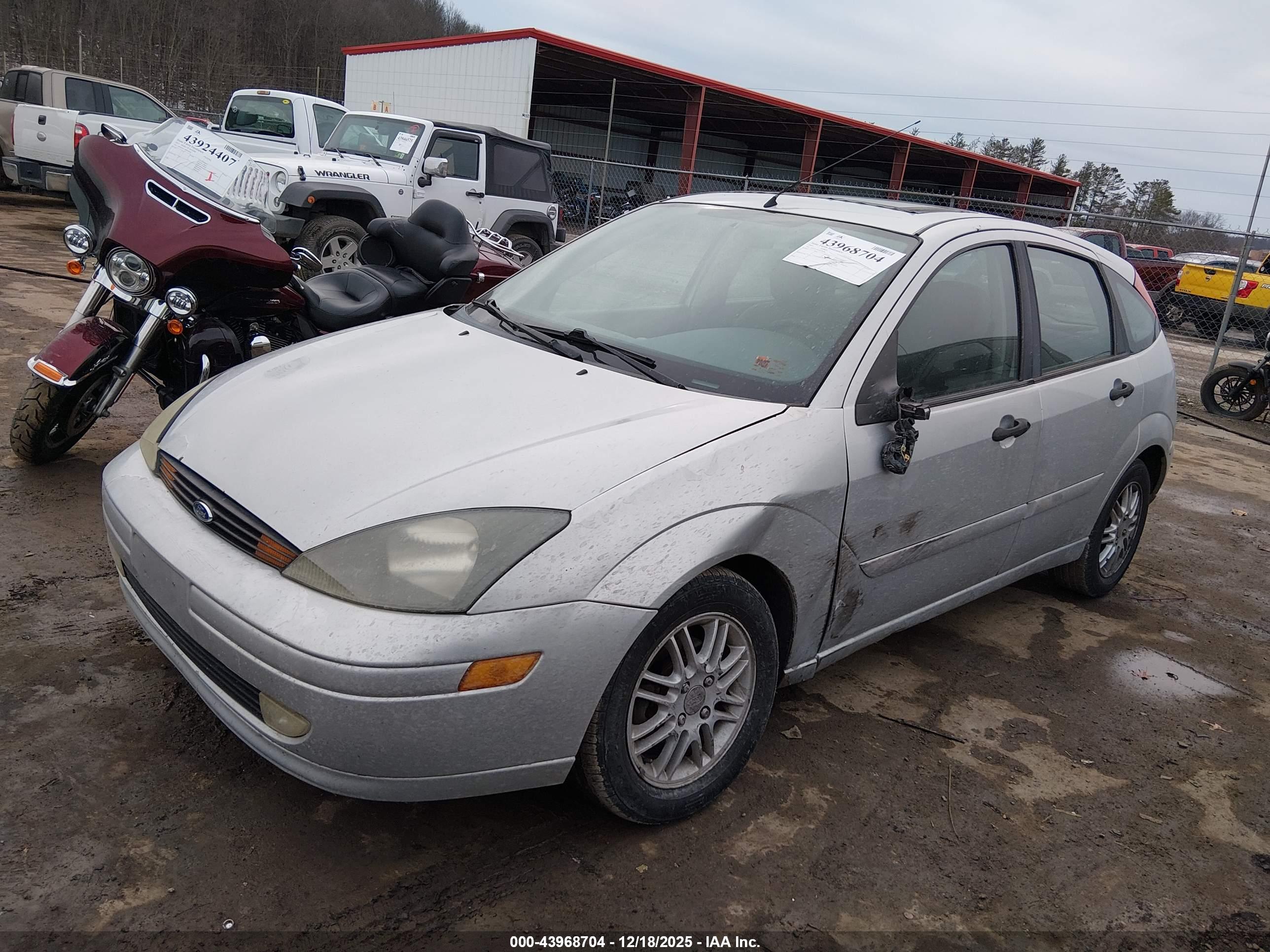 FORD FOCUS image 2